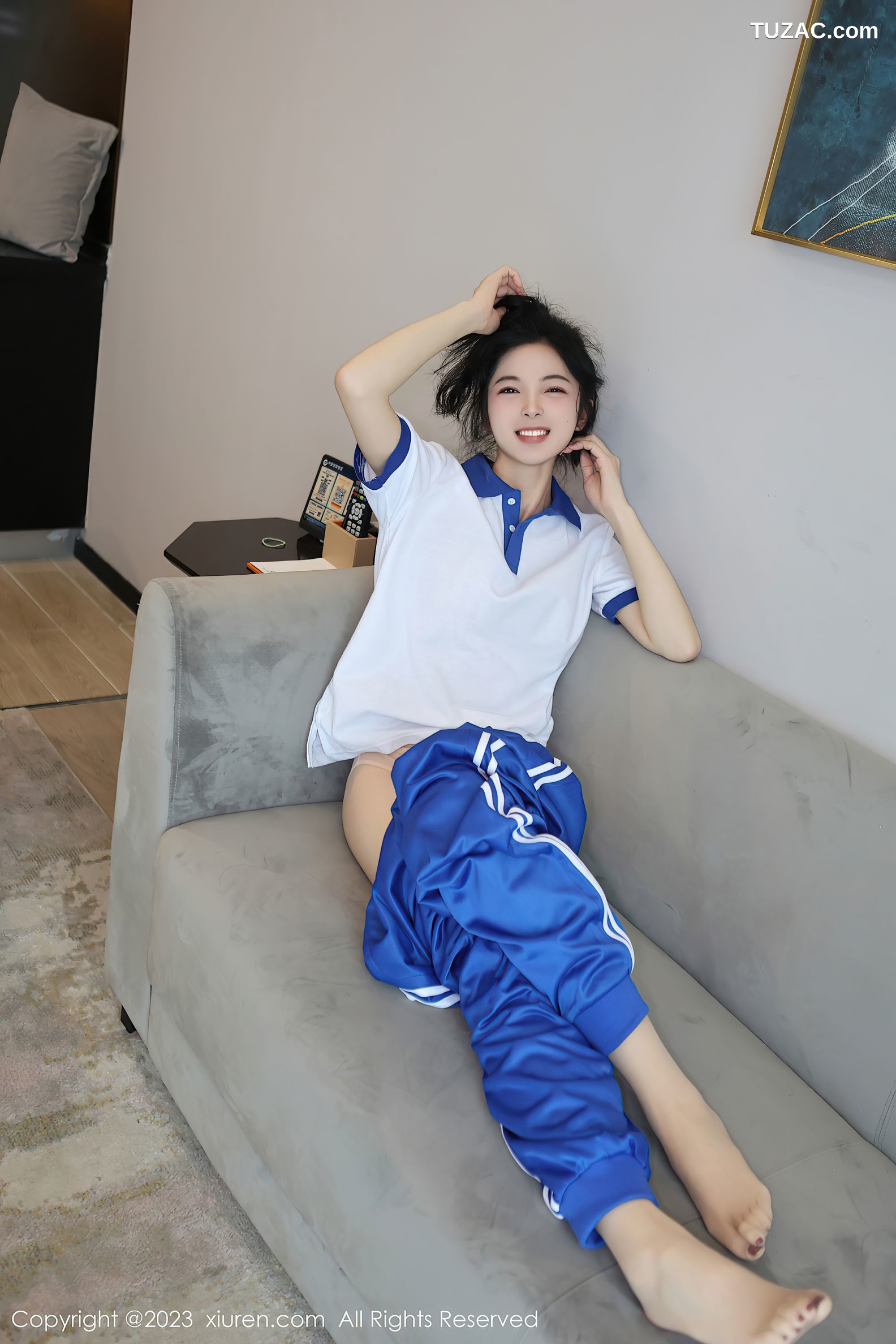 XiuRen秀人网-6855-茜茜Kimi-性感学妹装浅色蕾丝内衣-2023.06.05