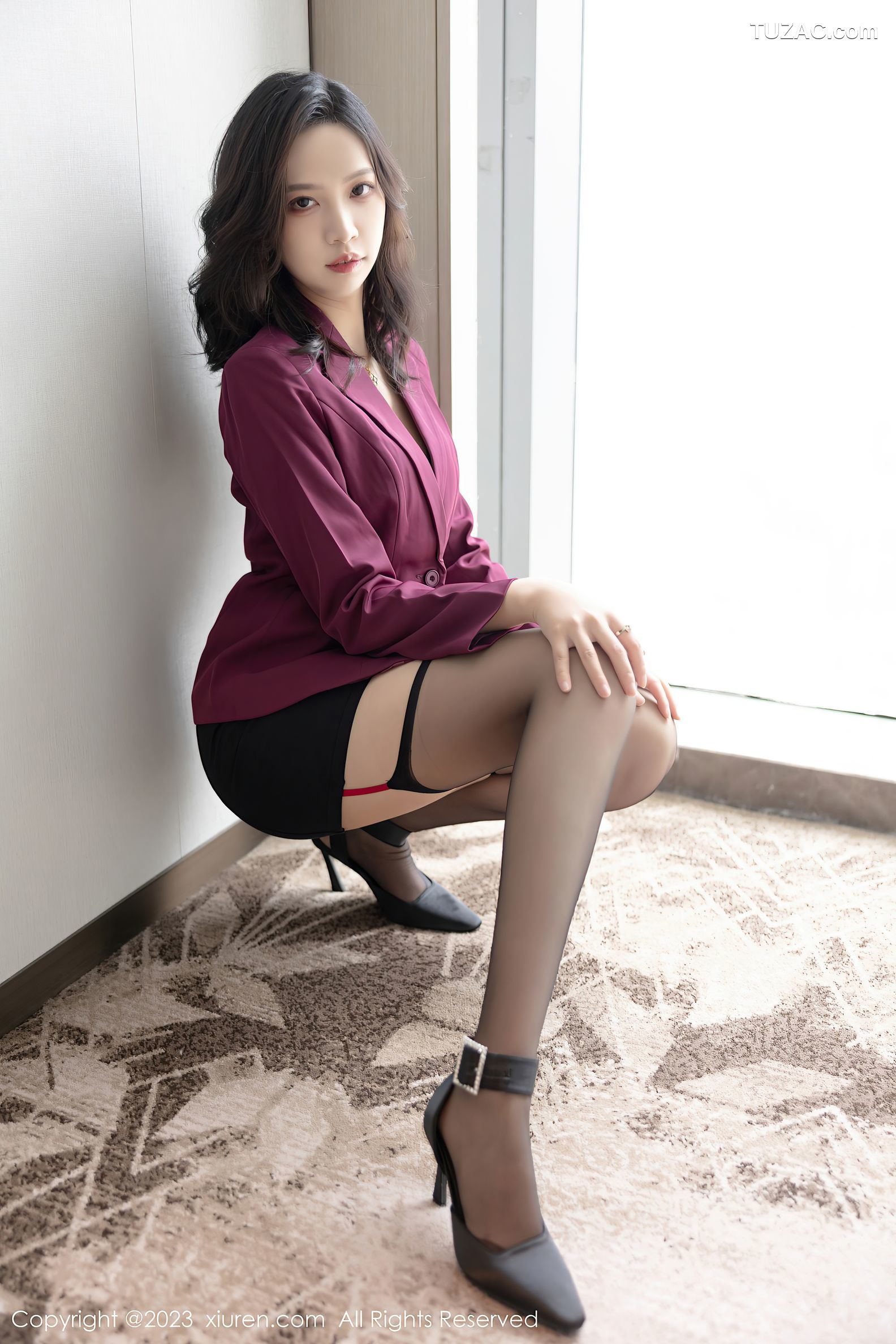 XiuRen秀人网-6870-郑颖姗Bev-性感OL装薄透连体黑丝-2023.06.07