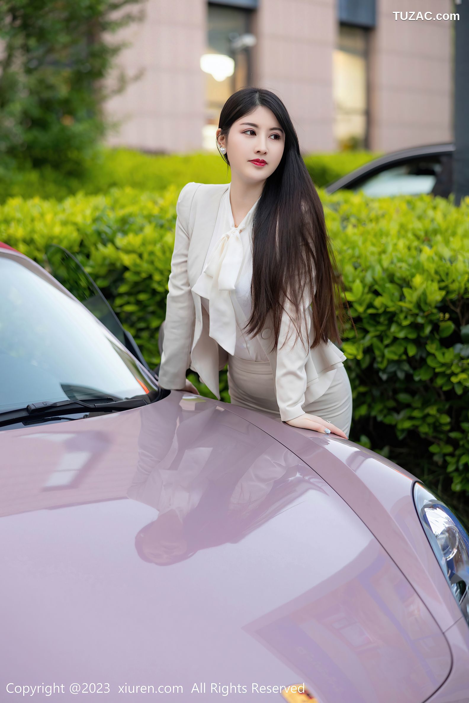 XiuRen秀人网-6879-诗诗kiki-浅色OL服饰性感浅灰内衣-2023.06.08