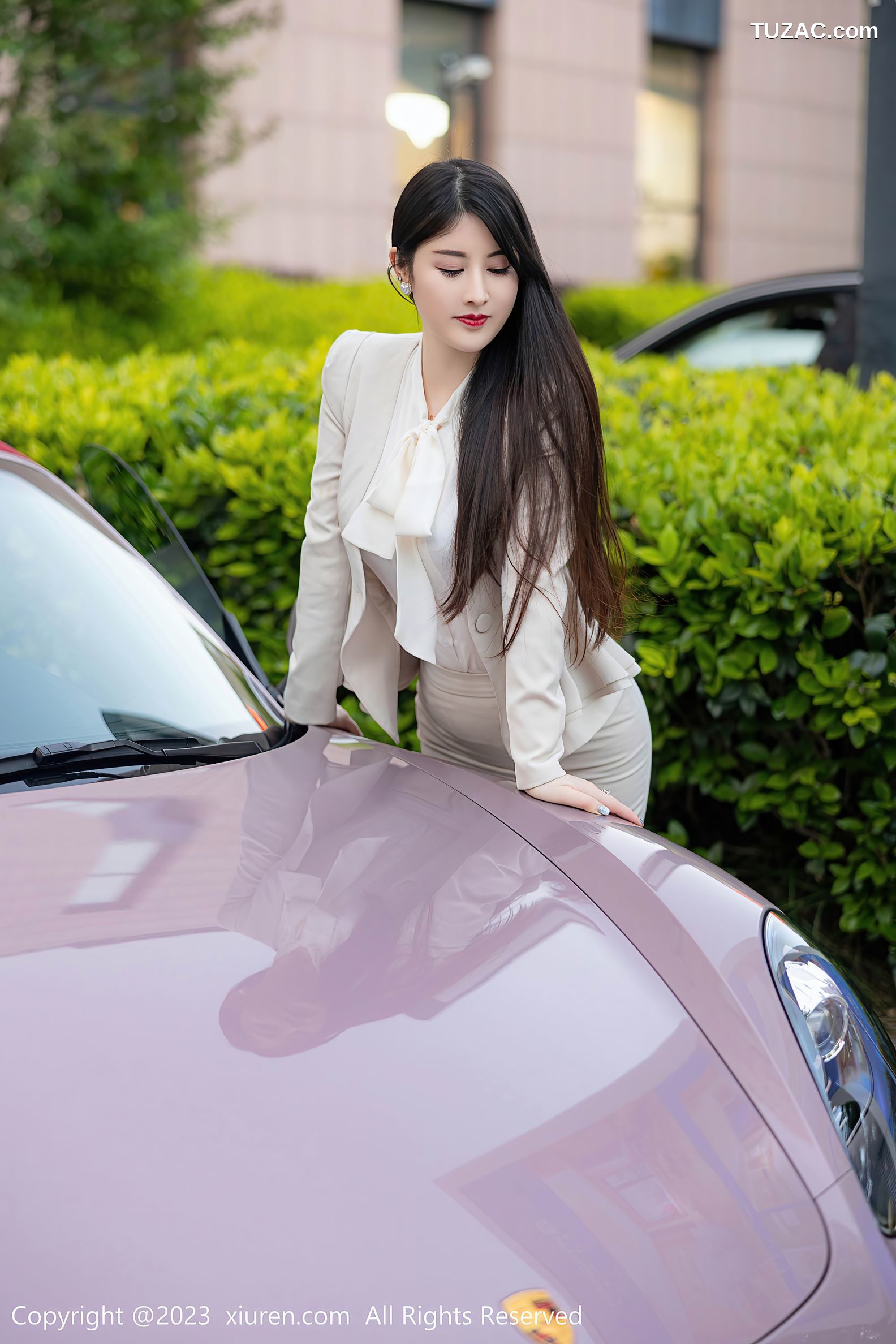 XiuRen秀人网-6879-诗诗kiki-浅色OL服饰性感浅灰内衣-2023.06.08