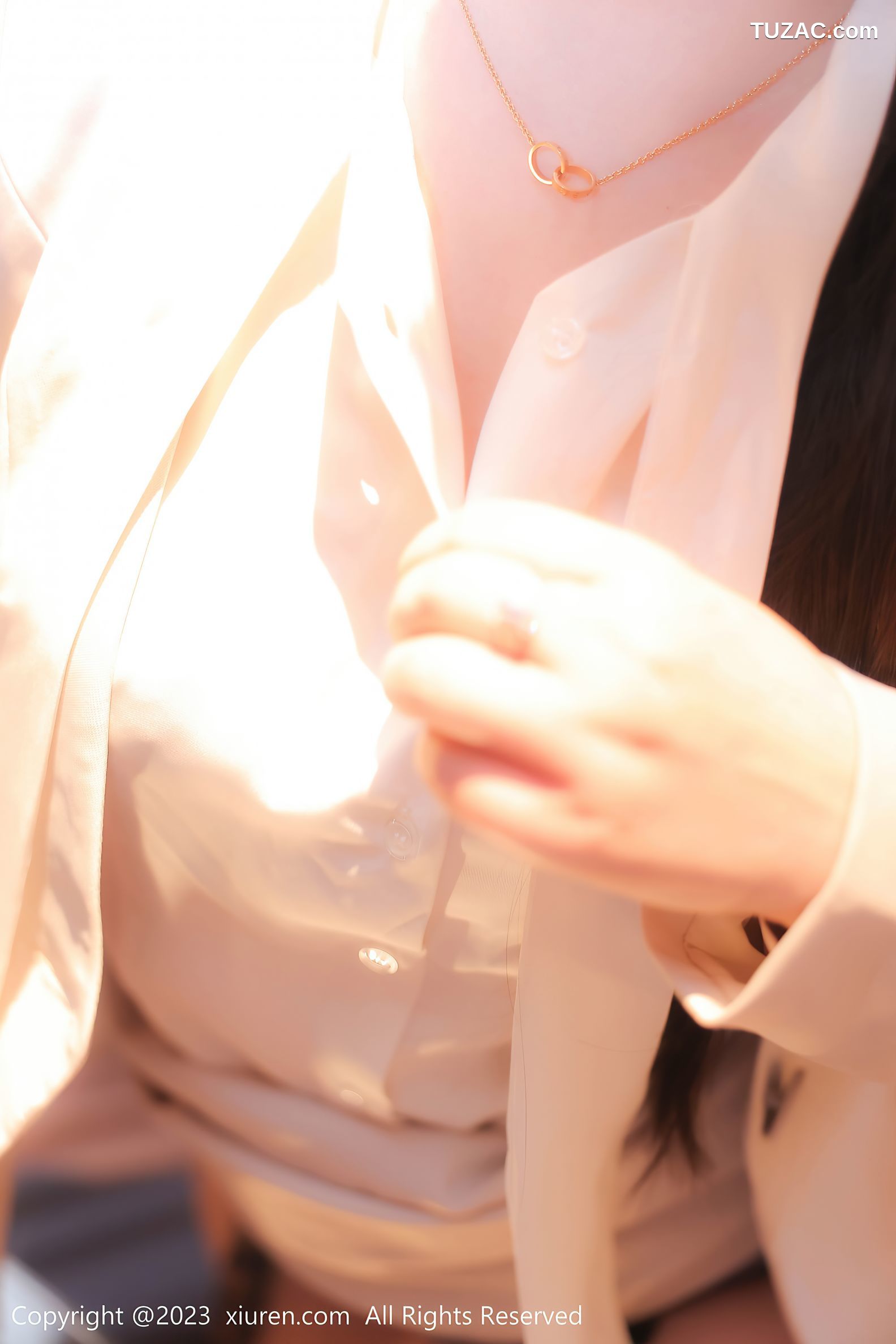 XiuRen秀人网-6879-诗诗kiki-浅色OL服饰性感浅灰内衣-2023.06.08
