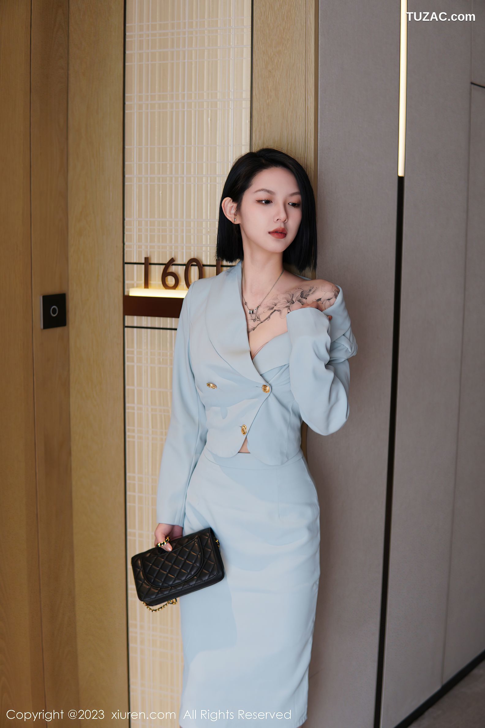 XiuRen秀人网-6885-乔一一-淡蓝色OL服饰墨绿色内衣原色丝袜-2023.06.09