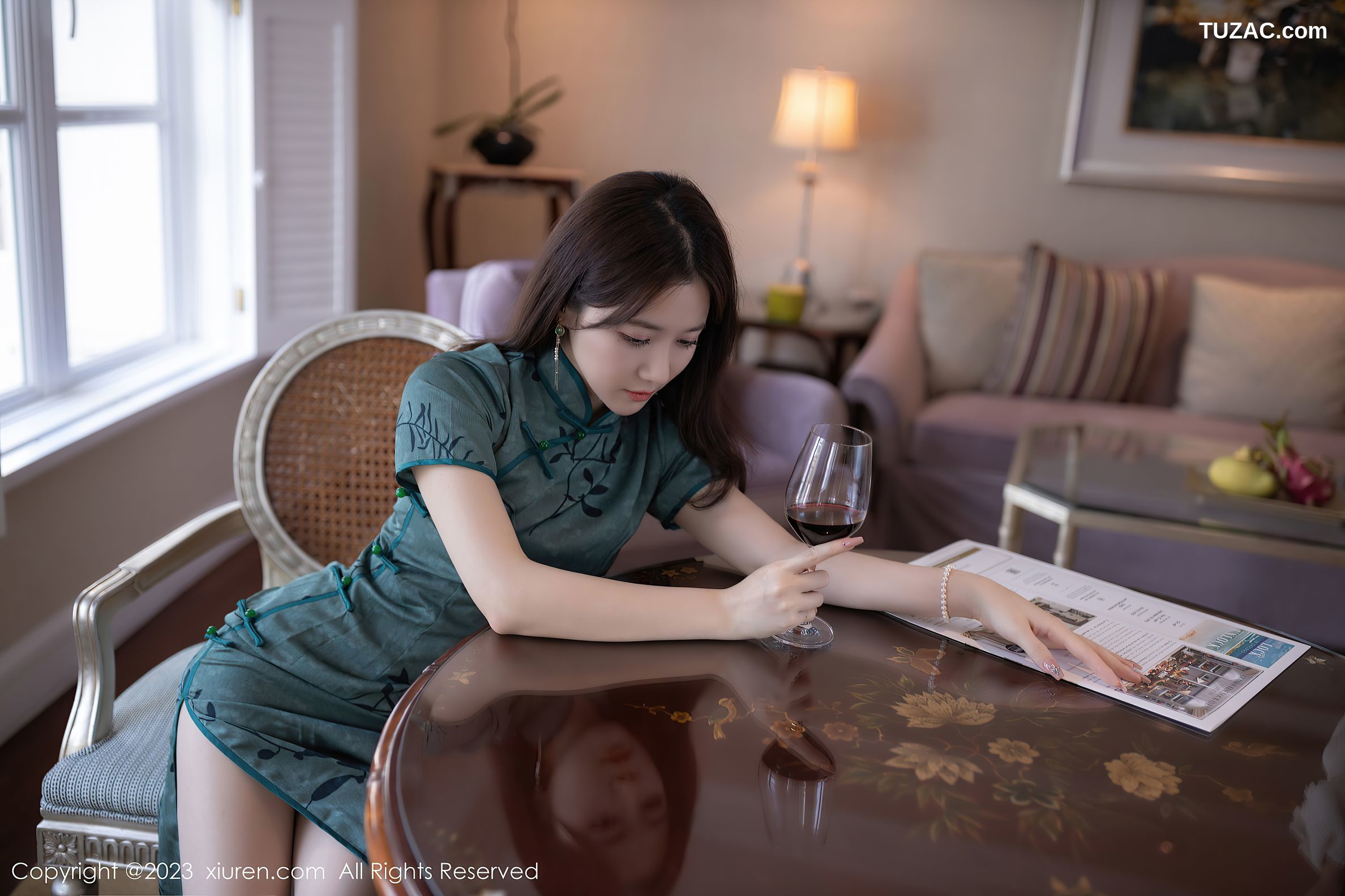 XiuRen秀人网-6893-鱼子酱Fish-墨绿色长旗袍性感内衣-2023.06.09