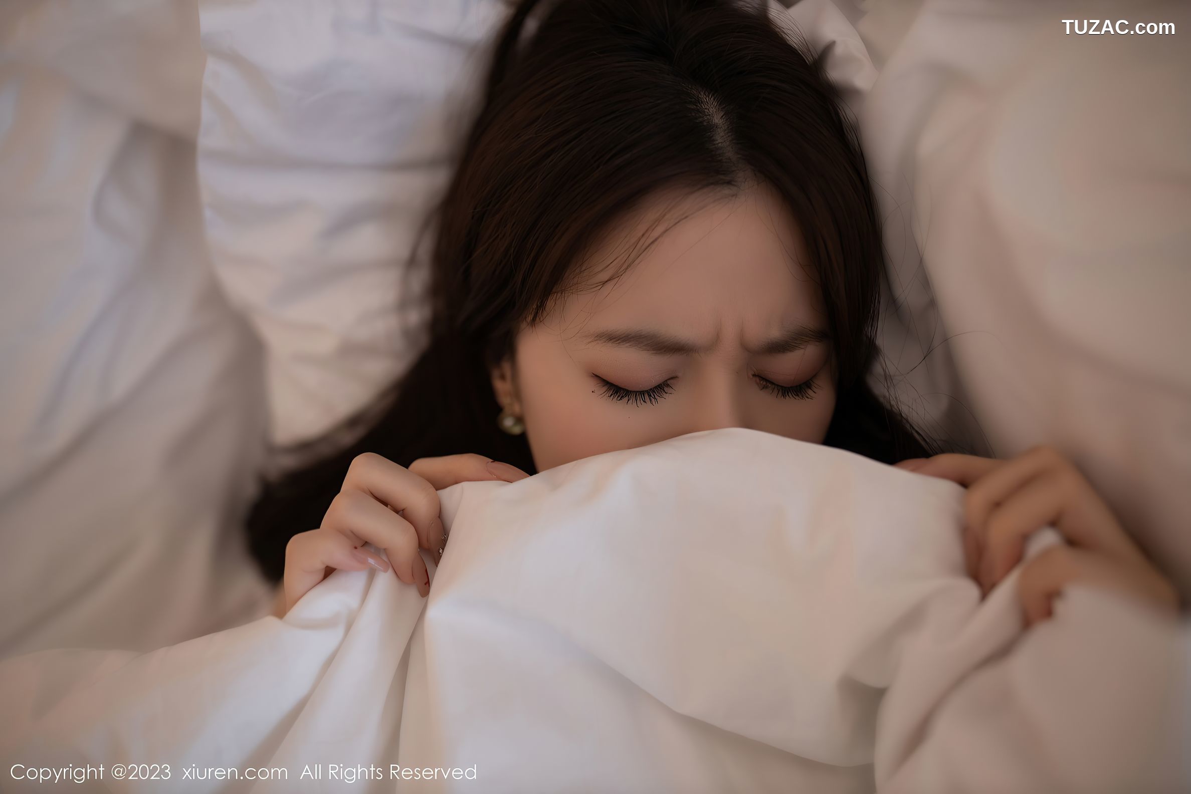 XiuRen秀人网-6893-鱼子酱Fish-墨绿色长旗袍性感内衣-2023.06.09