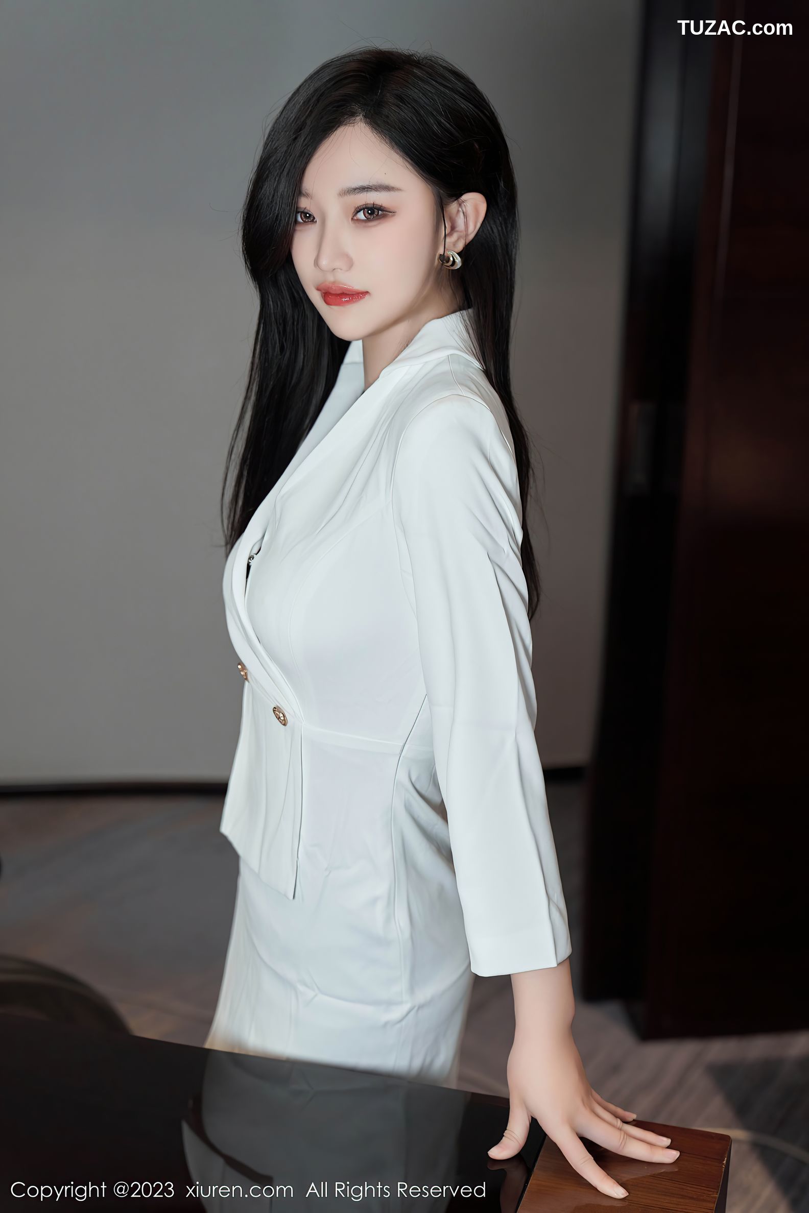 XiuRen秀人网-6900-妙可可Cheese-黑色蕾丝薄纱服-2023.06.12