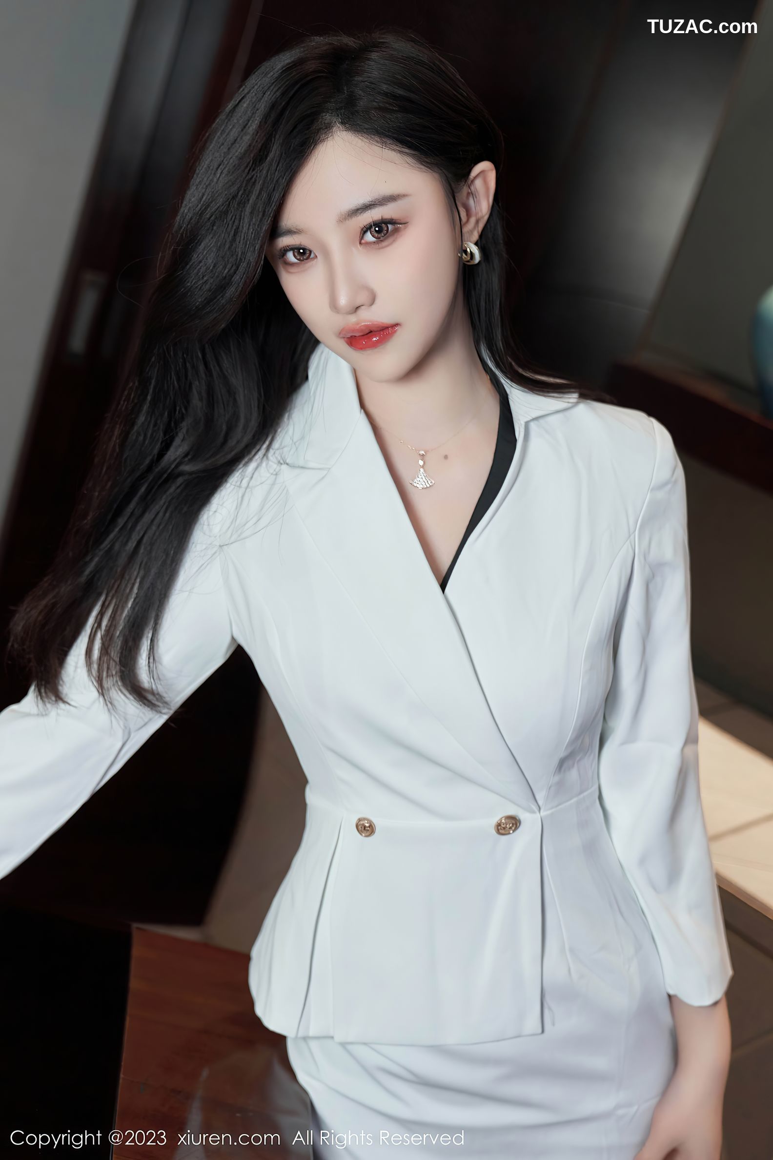 XiuRen秀人网-6900-妙可可Cheese-黑色蕾丝薄纱服-2023.06.12