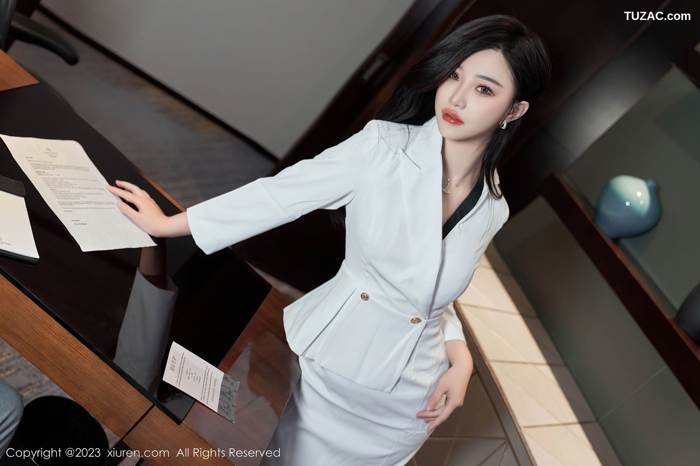 XiuRen秀人网-6900-妙可可Cheese-黑色蕾丝薄纱服-2023.06.12