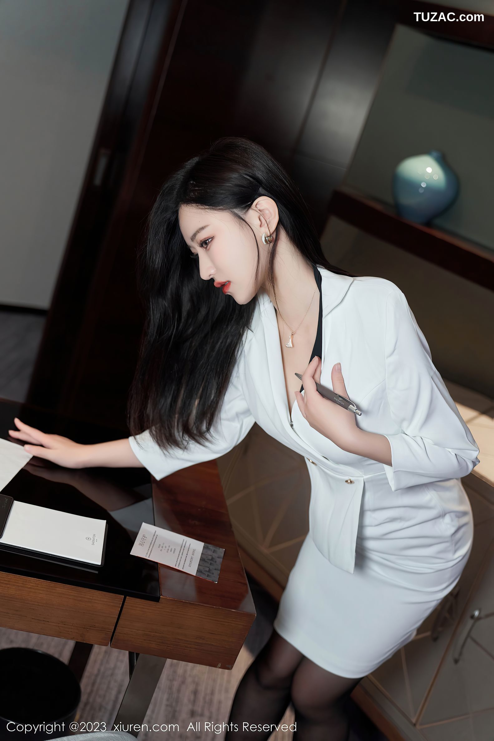 XiuRen秀人网-6900-妙可可Cheese-黑色蕾丝薄纱服-2023.06.12