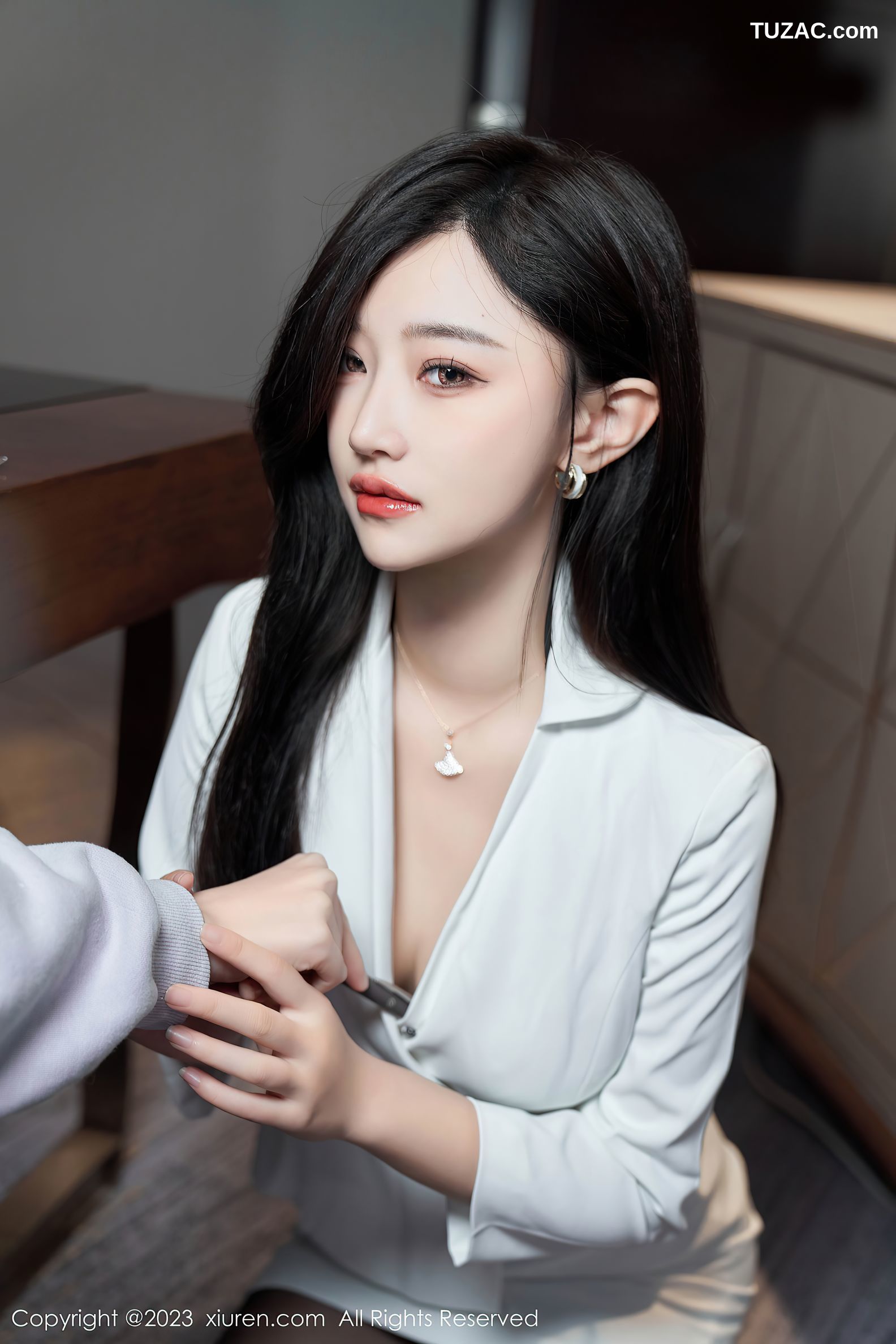 XiuRen秀人网-6900-妙可可Cheese-黑色蕾丝薄纱服-2023.06.12