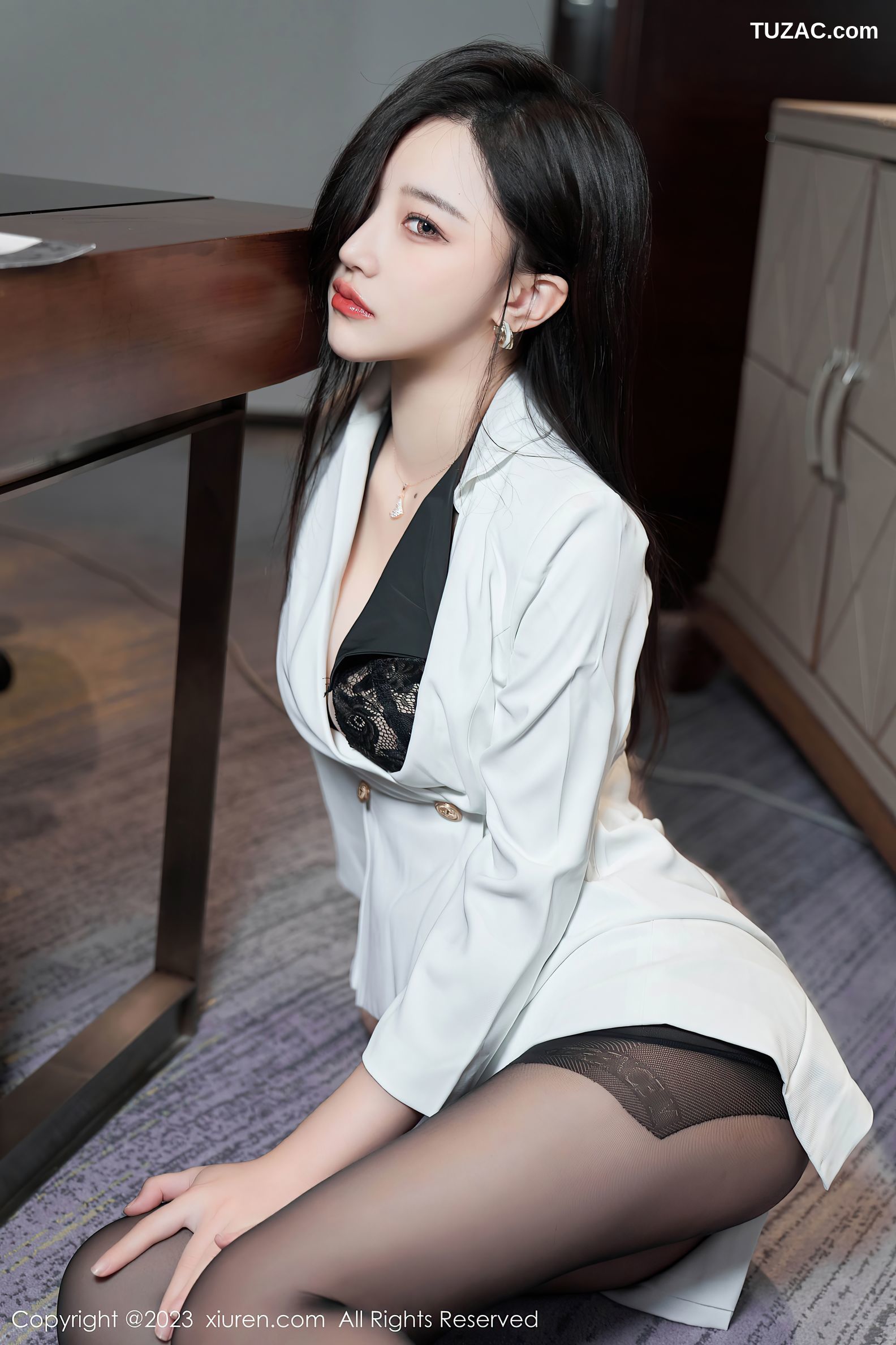 XiuRen秀人网-6900-妙可可Cheese-黑色蕾丝薄纱服-2023.06.12