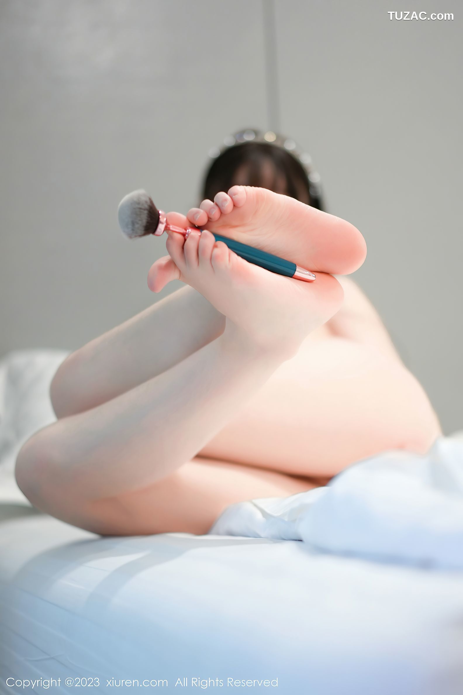 XiuRen秀人网-6932-朱可儿Flora-灰色睡袍性感花色内衣-2023.06.16