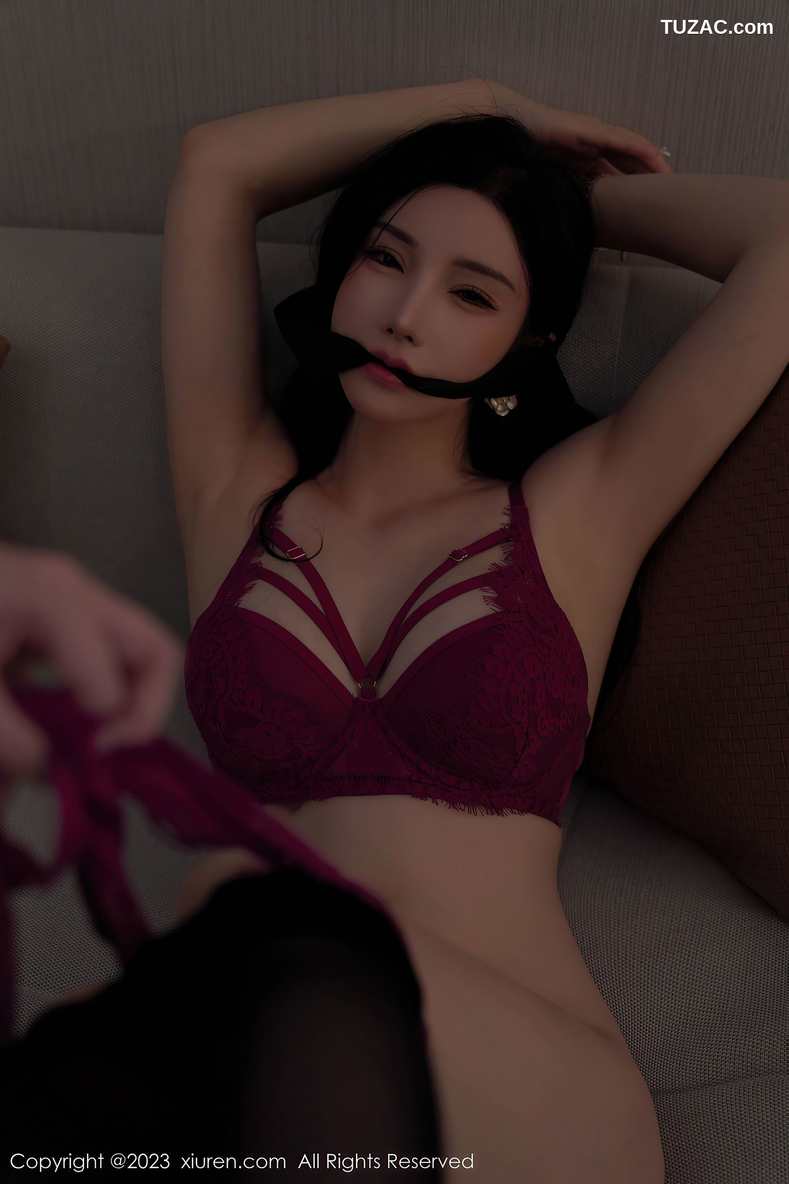 XiuRen秀人网-6934-周于希Sally-白色睡袍红色蕾丝内衣超薄黑丝-2023.06.16