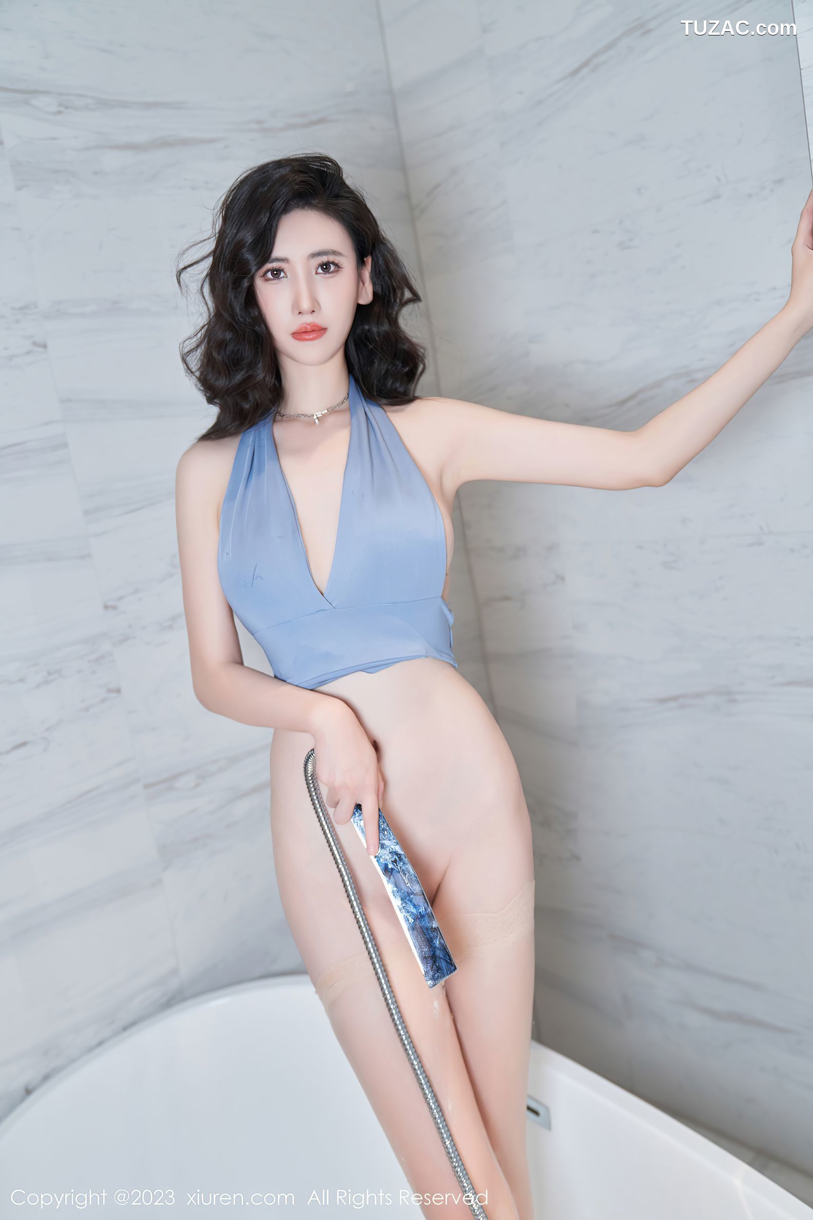 XiuRen秀人网-6936-章芃芃-浴室场景蓝色服饰蕾丝袜-2023.06.19