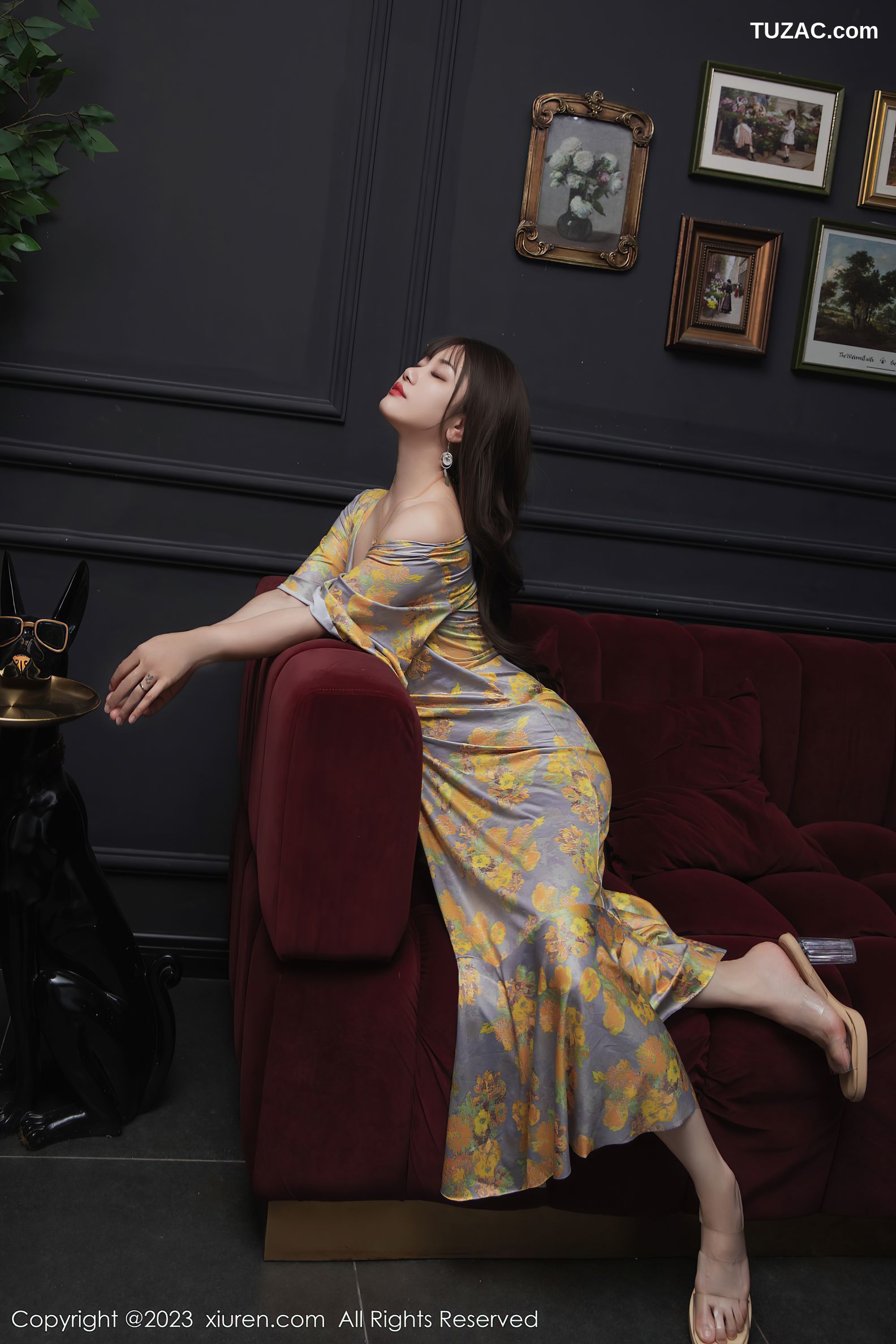 XiuRen秀人网-6949-严利娅Yuliya-黄灰色睡裙半撩-2023.06.20