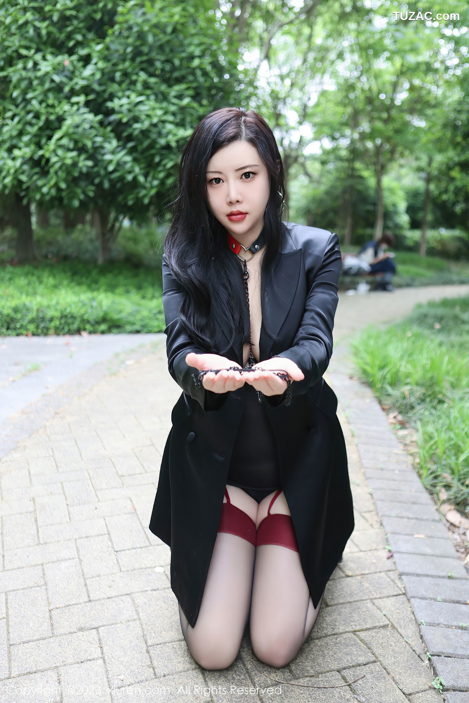 XiuRen秀人网-6950-王婉悠Queen-户外黑色外衣情趣服-2023.06.20