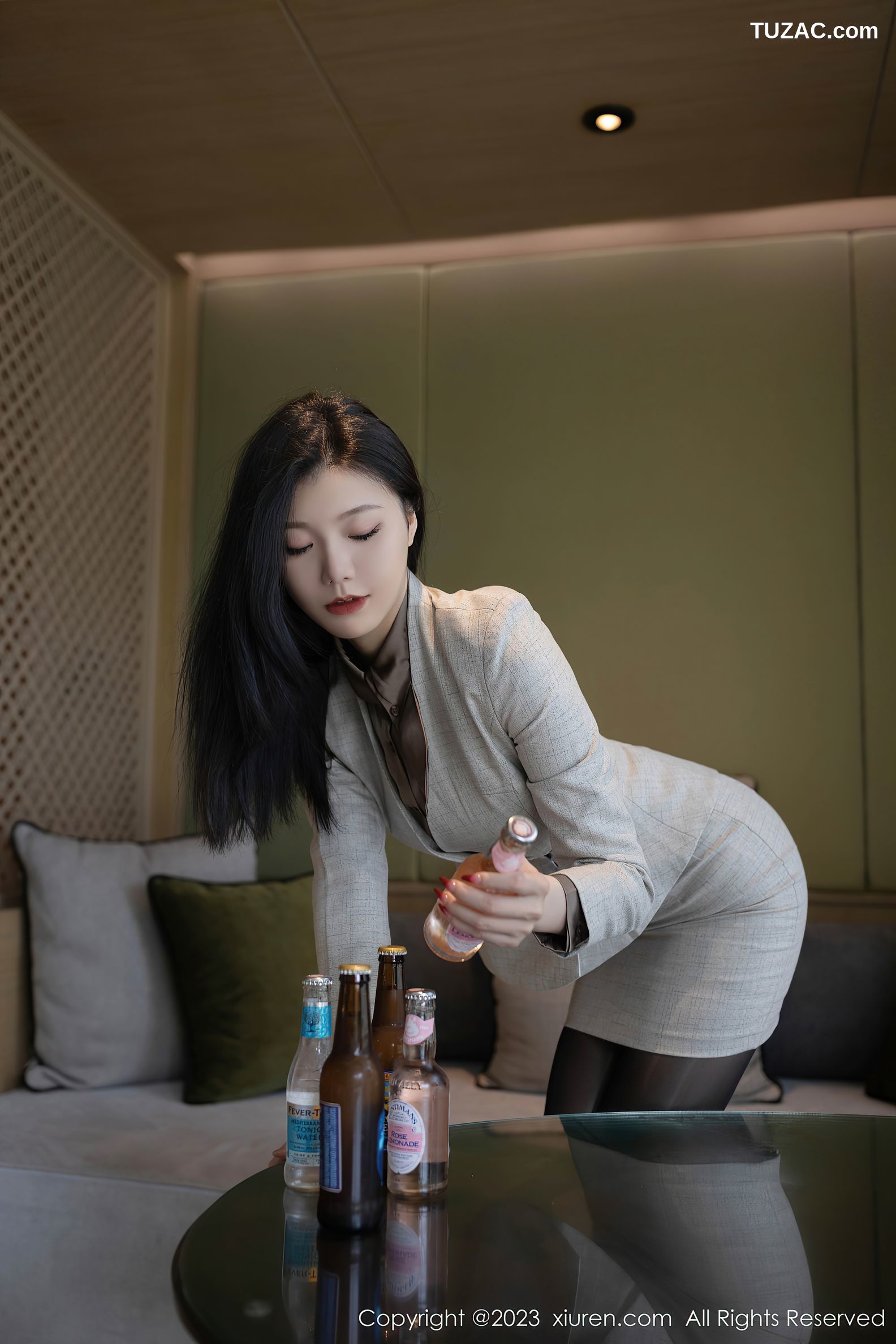 XiuRen秀人网-6951-安然Anran-灰色职业OL装红色蕾丝内衣-2023.06.20