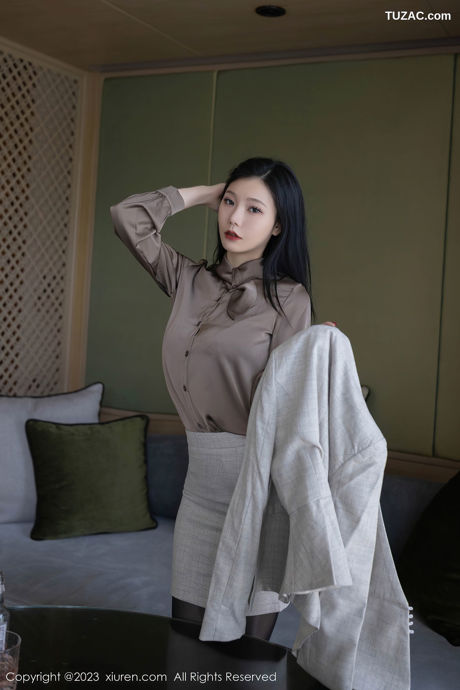 XiuRen秀人网-6951-安然Anran-灰色职业OL装红色蕾丝内衣-2023.06.20