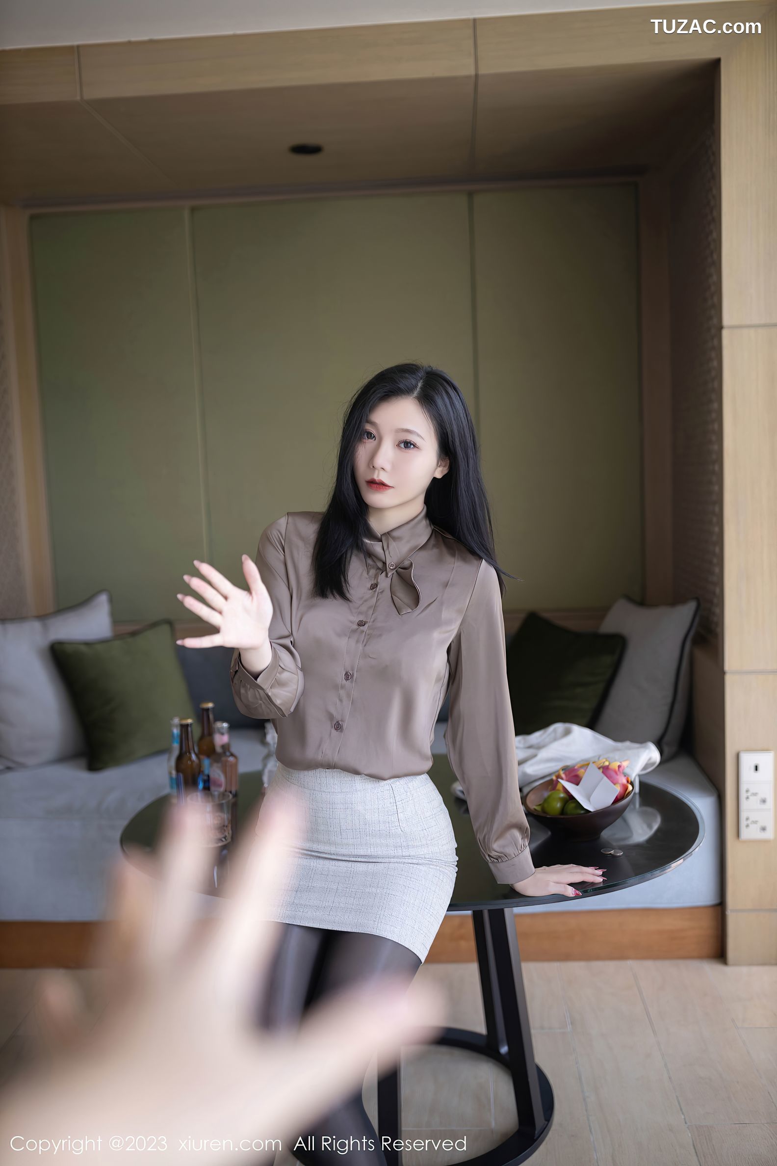 XiuRen秀人网-6951-安然Anran-灰色职业OL装红色蕾丝内衣-2023.06.20