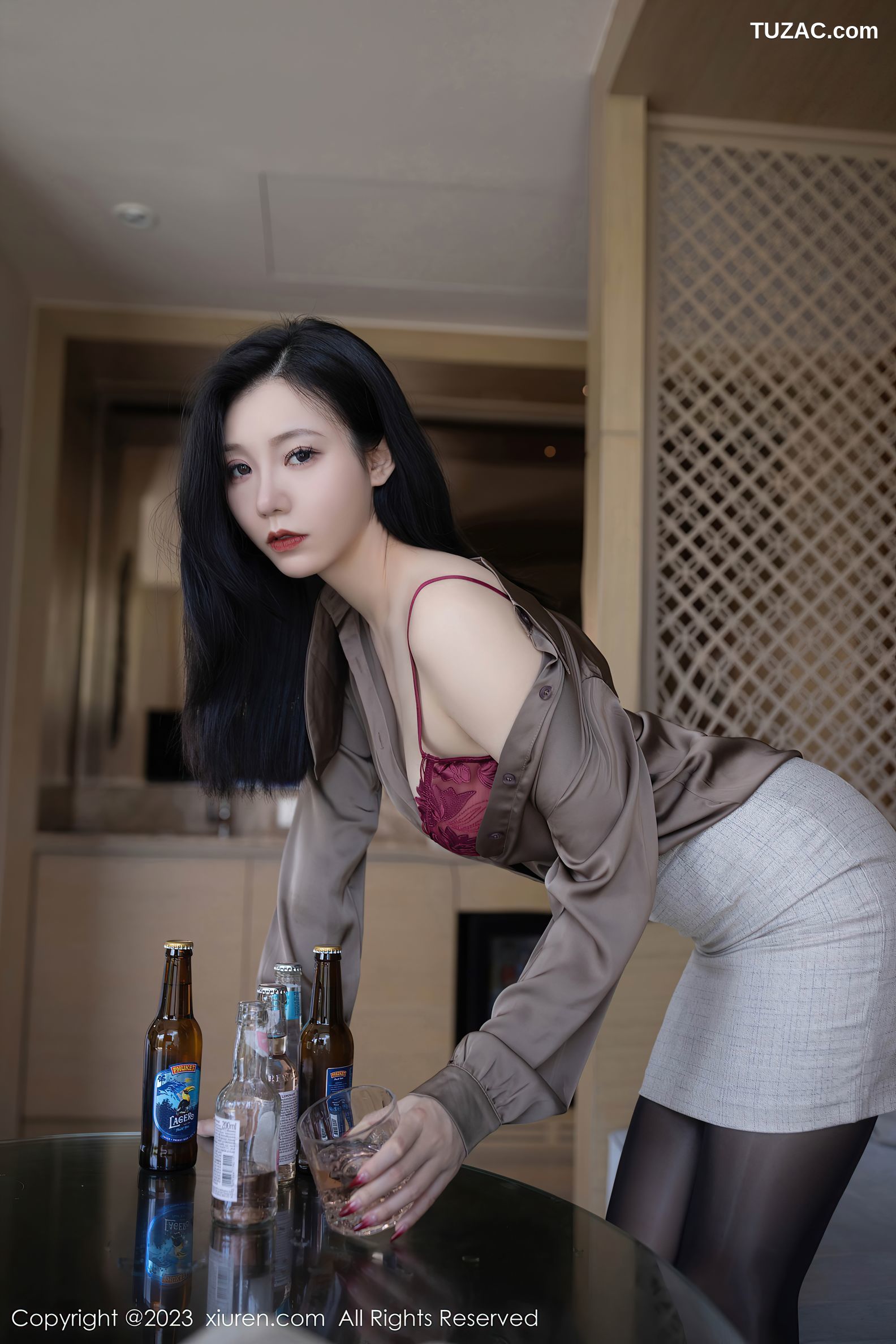 XiuRen秀人网-6951-安然Anran-灰色职业OL装红色蕾丝内衣-2023.06.20