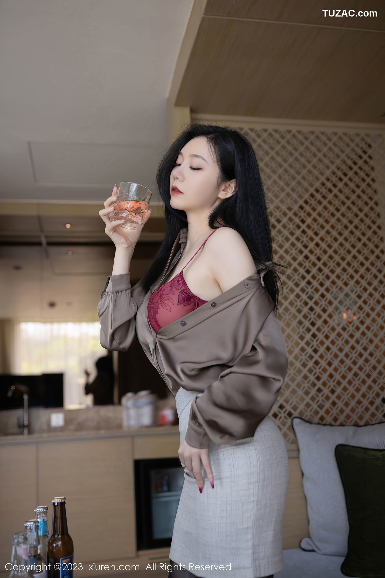 XiuRen秀人网-6951-安然Anran-灰色职业OL装红色蕾丝内衣-2023.06.20