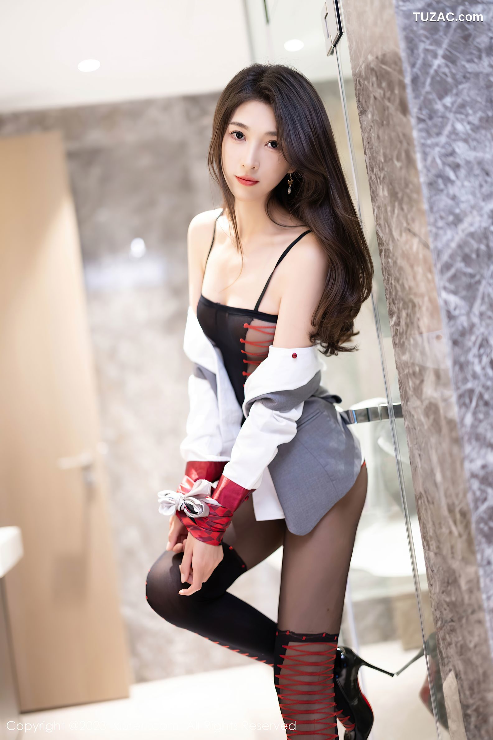 XiuRen秀人网-6967-林乐一-灰色制服黑色轻透连体衣-2023.06.25