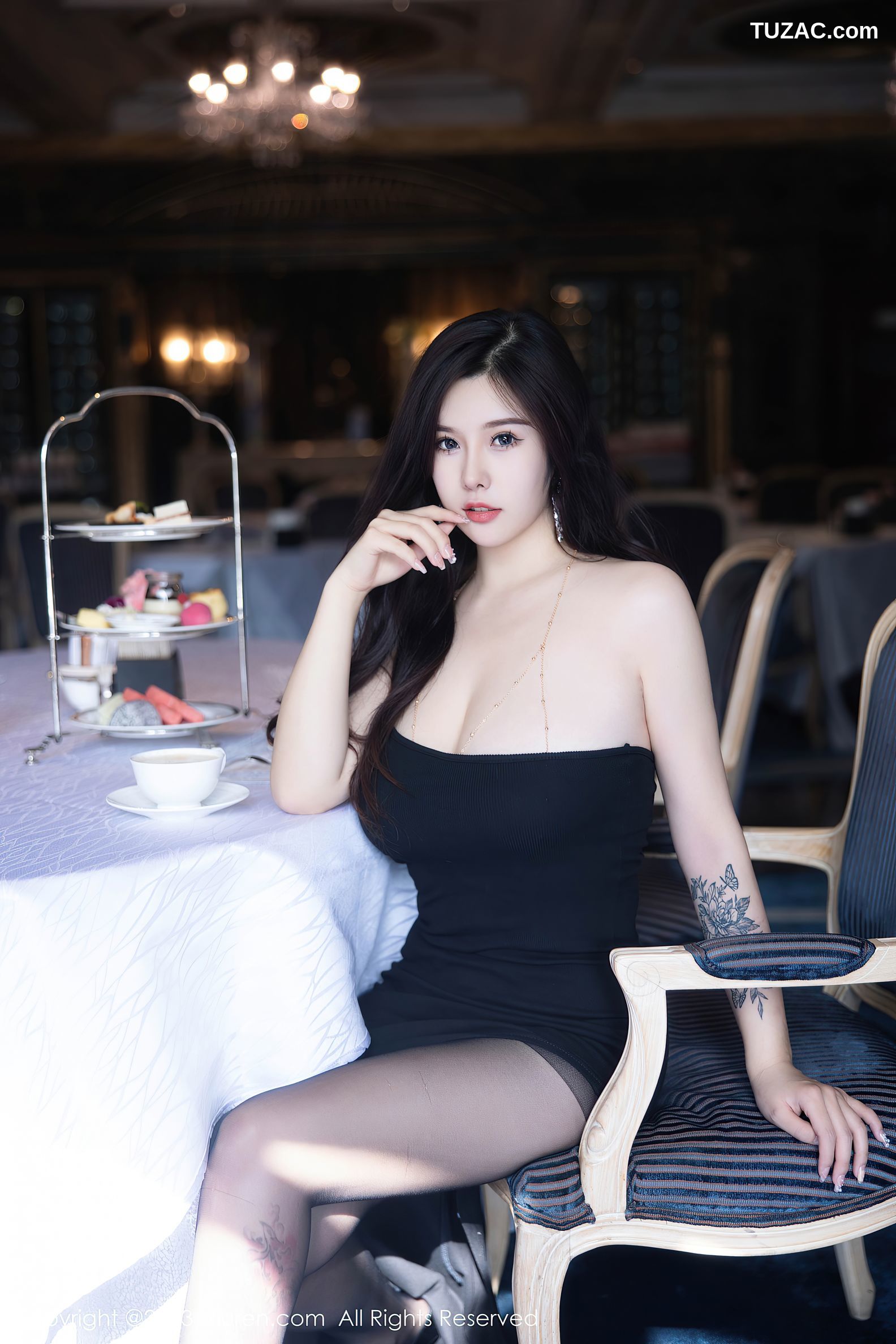 XiuRen秀人网-6973-周思乔Betty-性感黑色肩短裙-2023.06.26