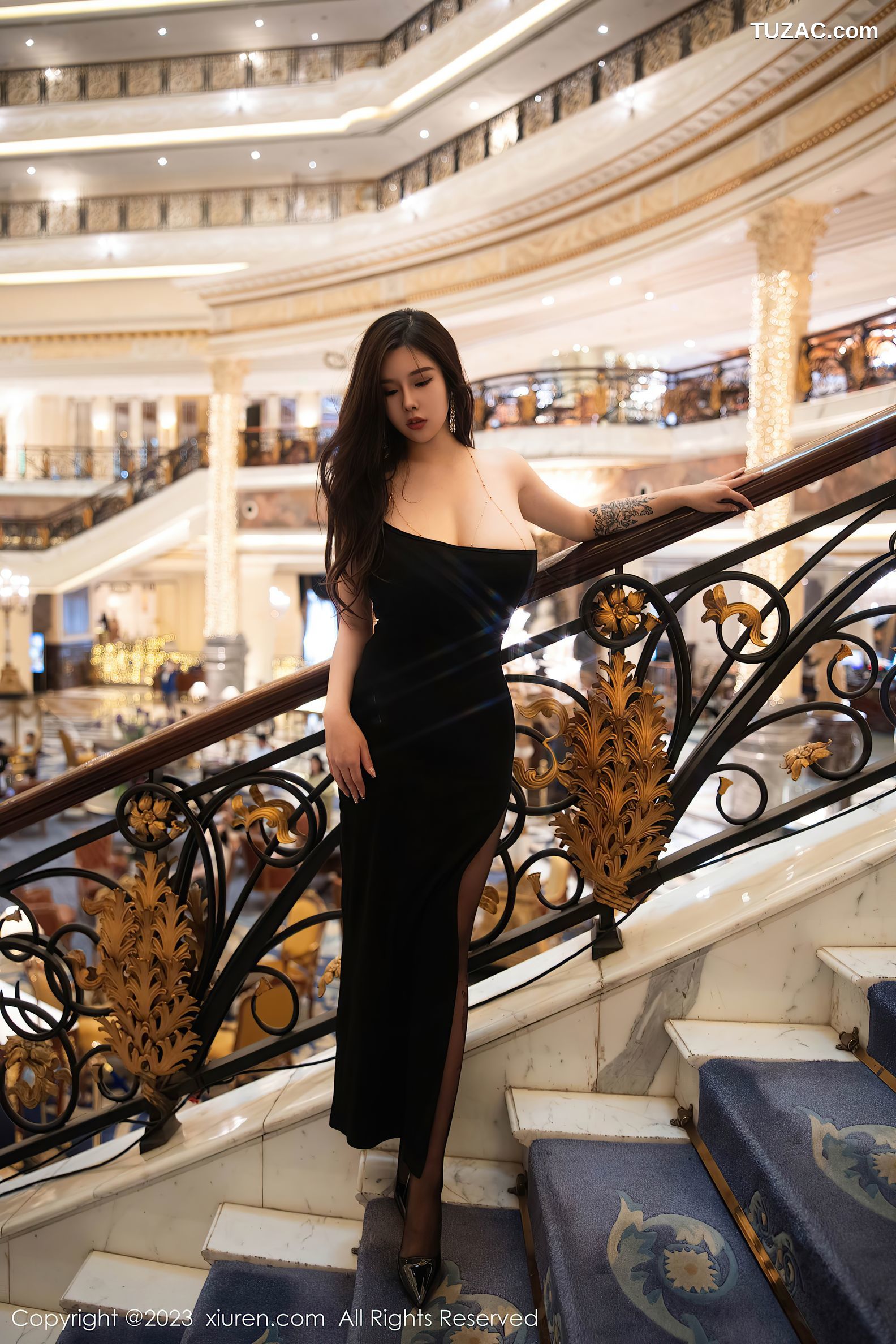 XiuRen秀人网-6973-周思乔Betty-性感黑色肩短裙-2023.06.26