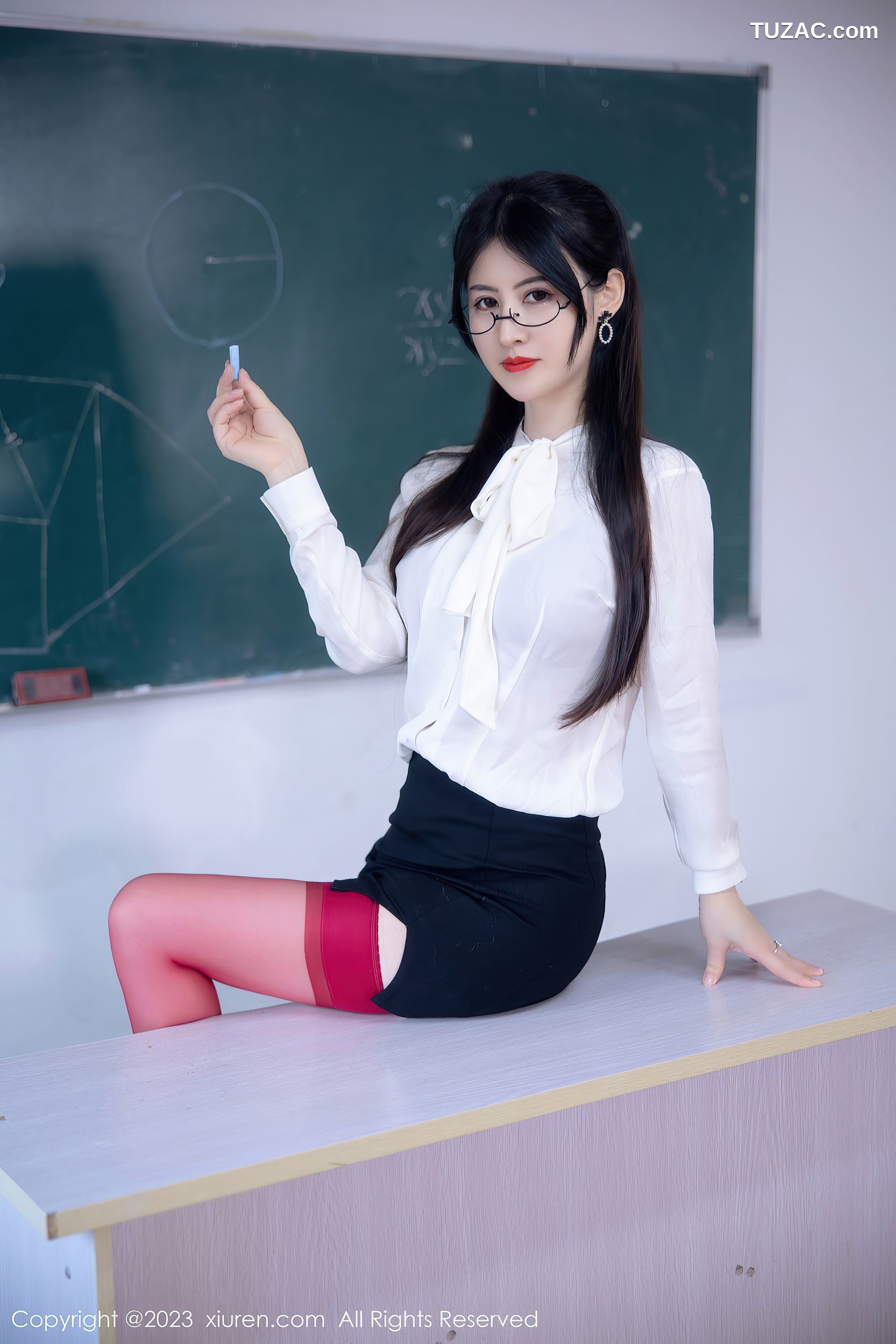 XiuRen秀人网-6980-诗诗kiki-教师角色白衬衫红色内衣红丝吊带袜-2023.06.27