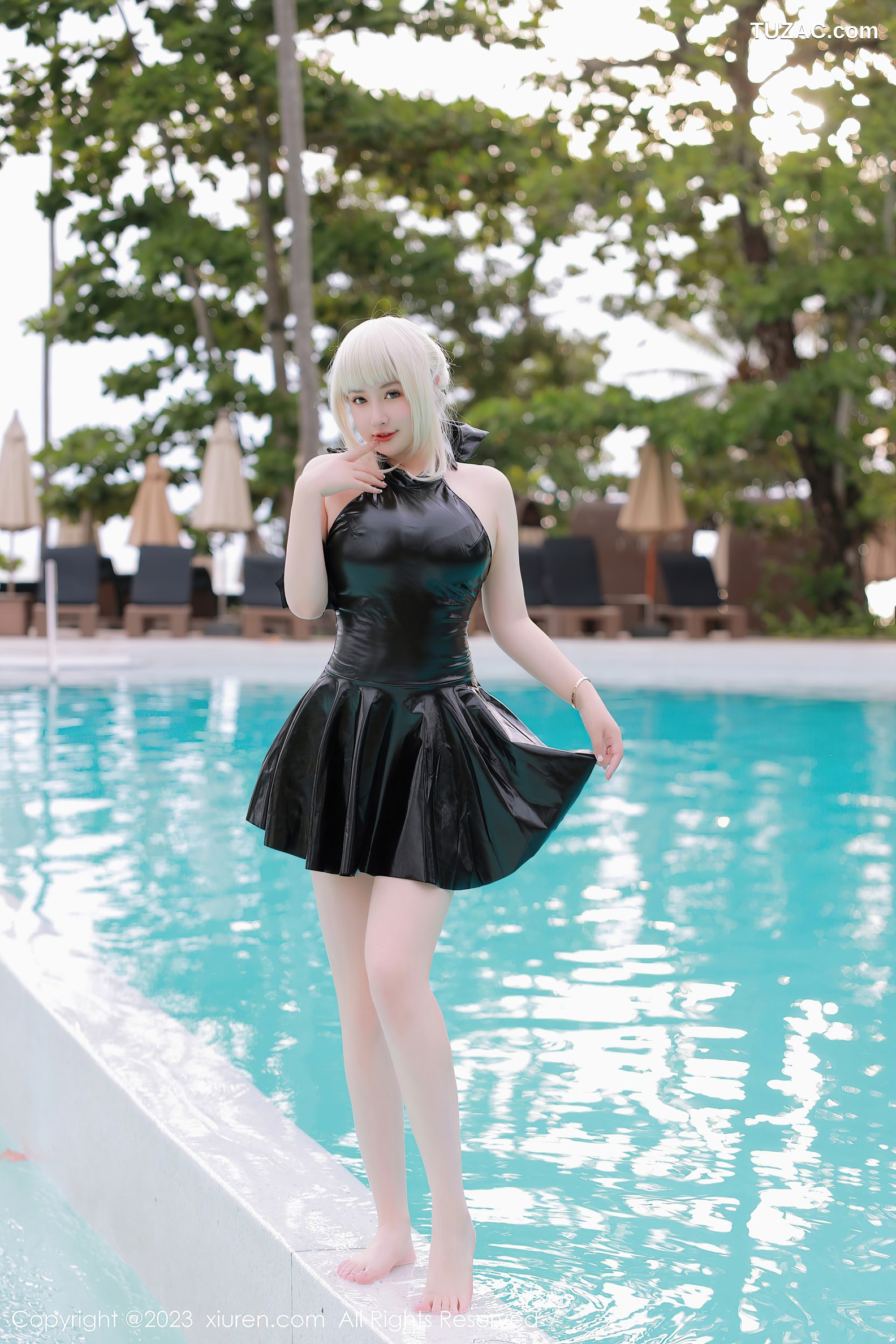 XiuRen秀人网-6984-养乐多DoDo-黑色Cosplay装扮-2023.06.28