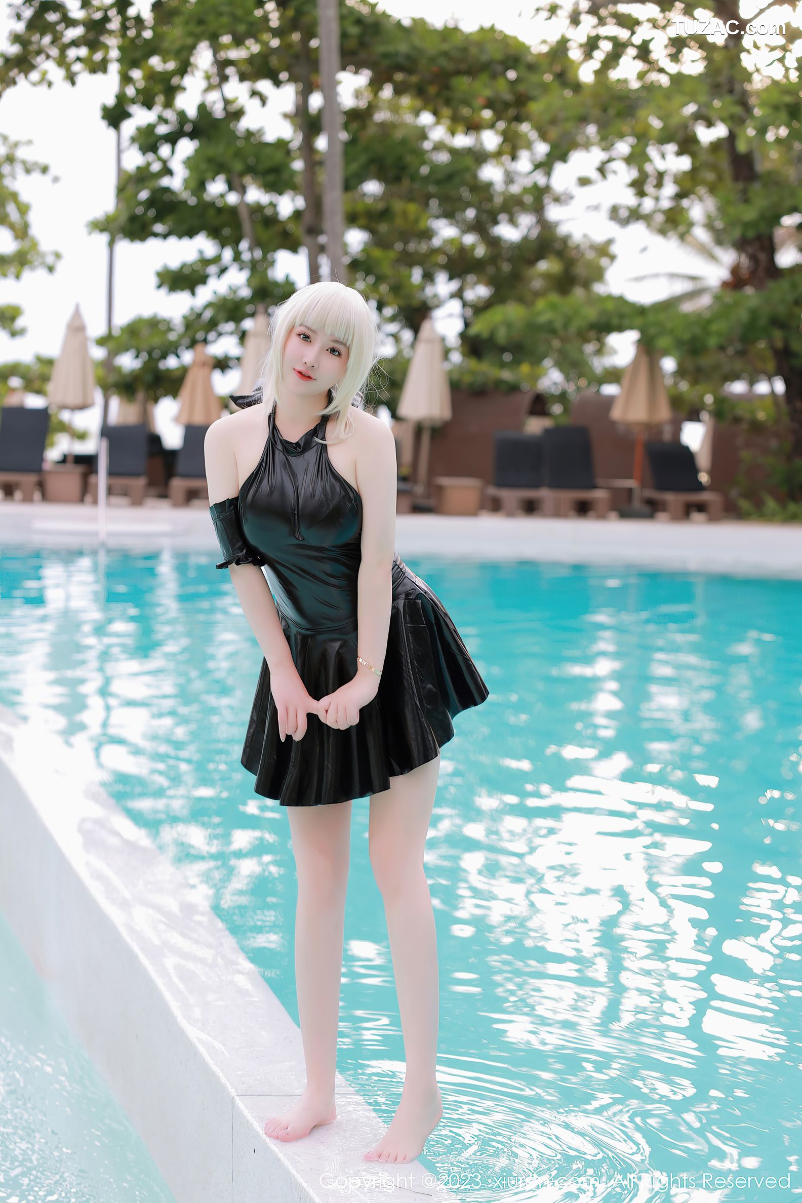 XiuRen秀人网-6984-养乐多DoDo-黑色Cosplay装扮-2023.06.28
