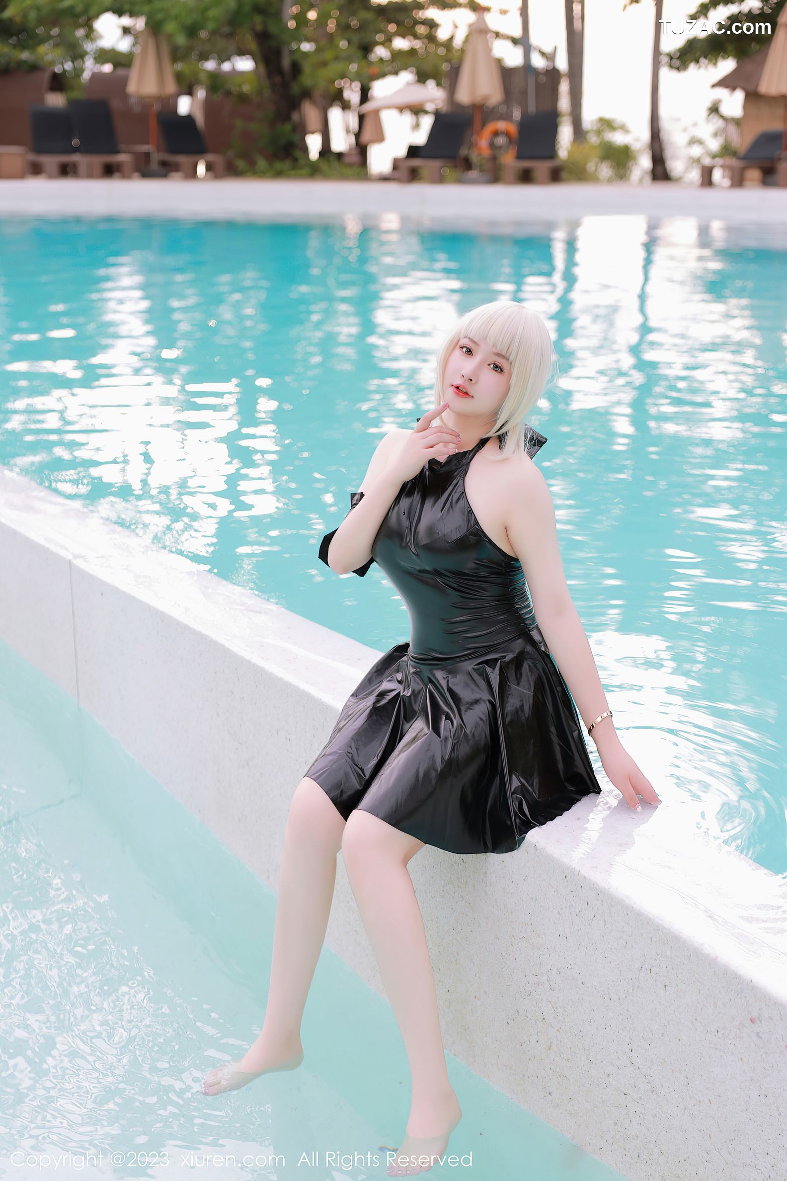 XiuRen秀人网-6984-养乐多DoDo-黑色Cosplay装扮-2023.06.28