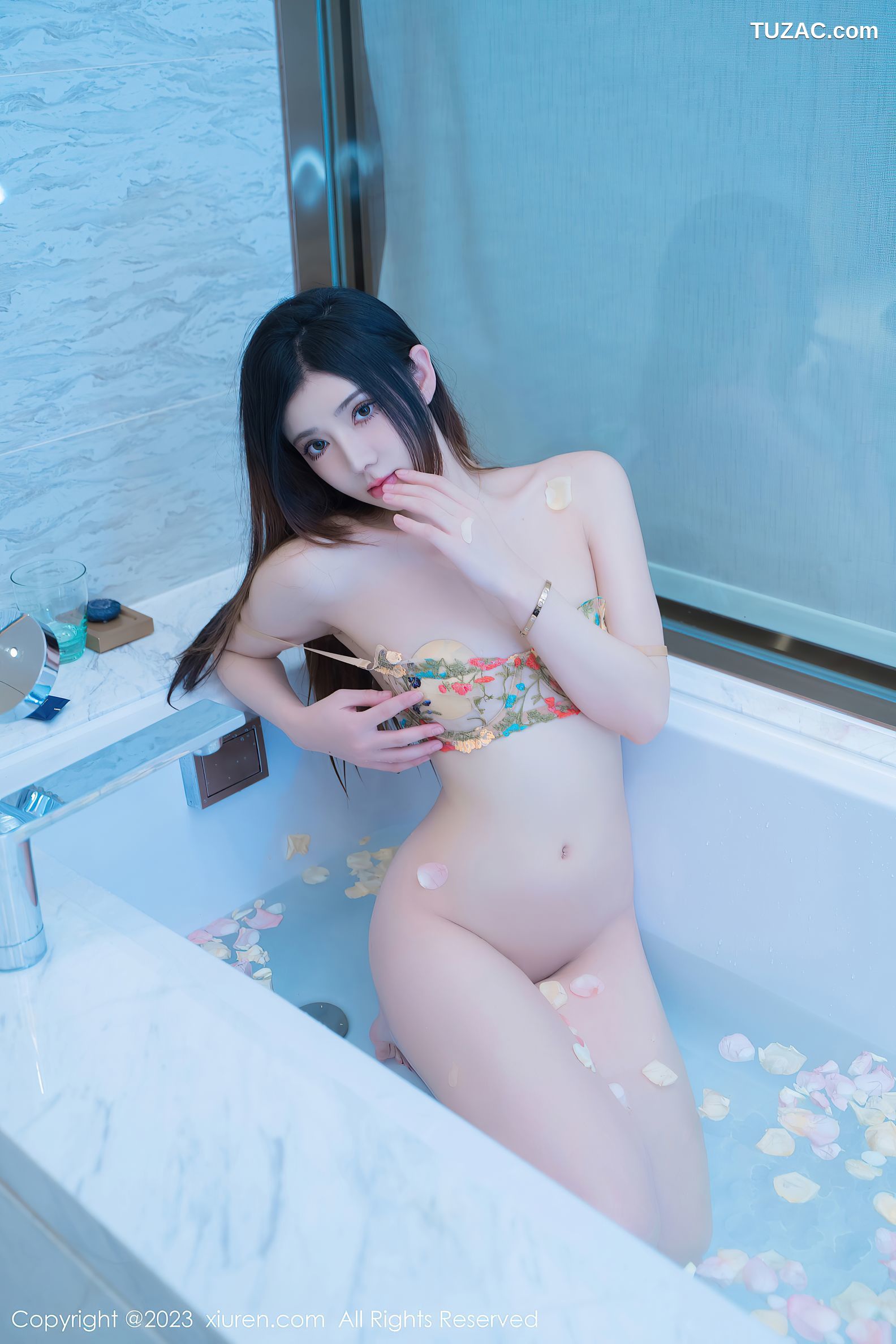 XiuRen秀人网-6986-加朵babe-浴室场景性感轻透花色内衣-2023.06.28