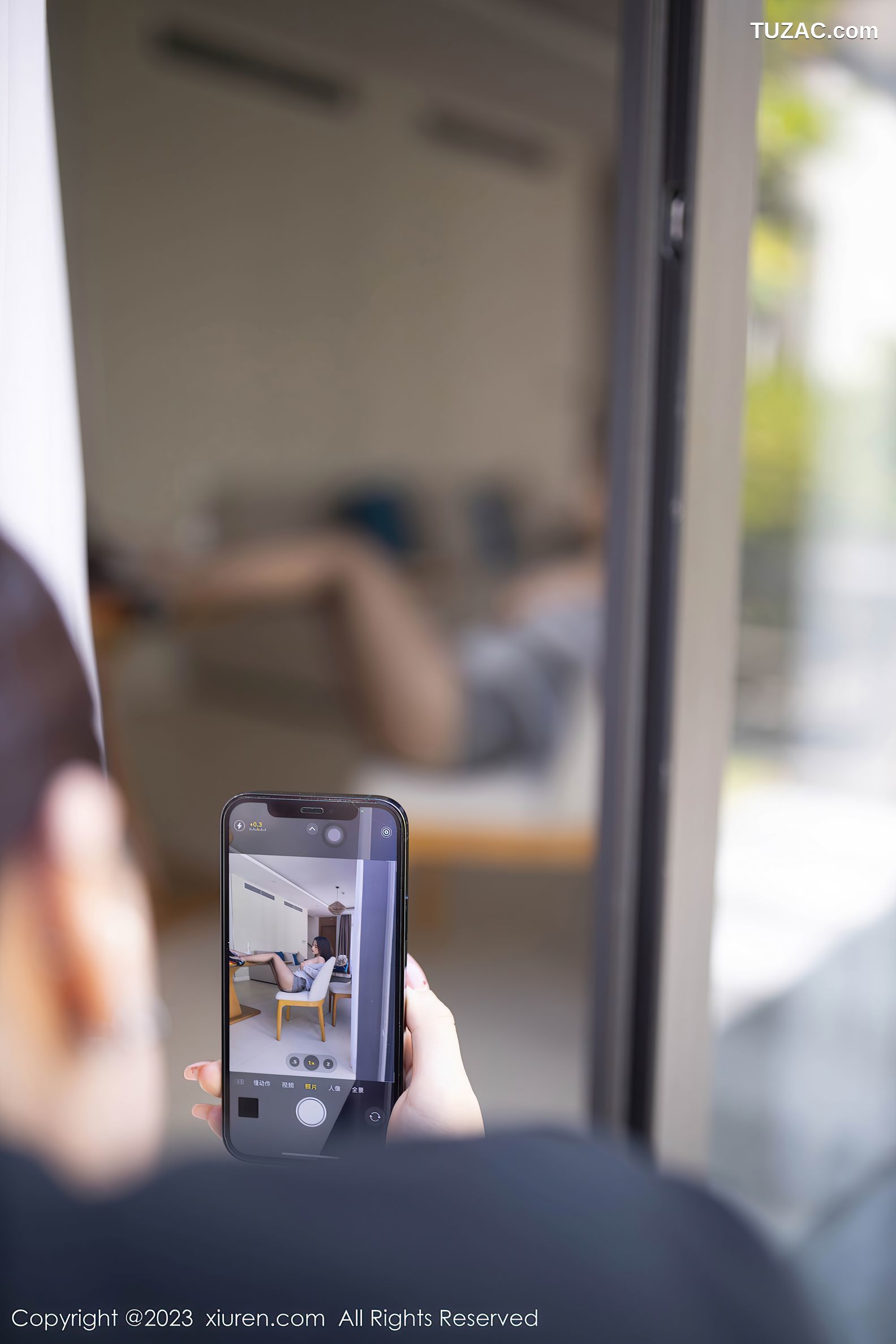 XiuRen秀人网-6989-杏子Yada-醉酒主题淡灰色轻透内衣超薄黑丝-2023.06.28