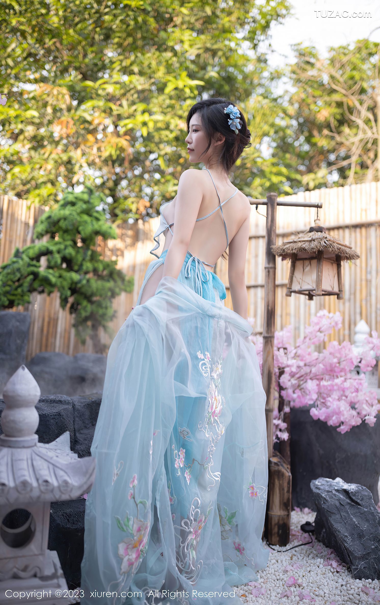 XiuRen秀人网-6991-利世-户外温泉性感浅蓝色古装服饰-2023.06.28