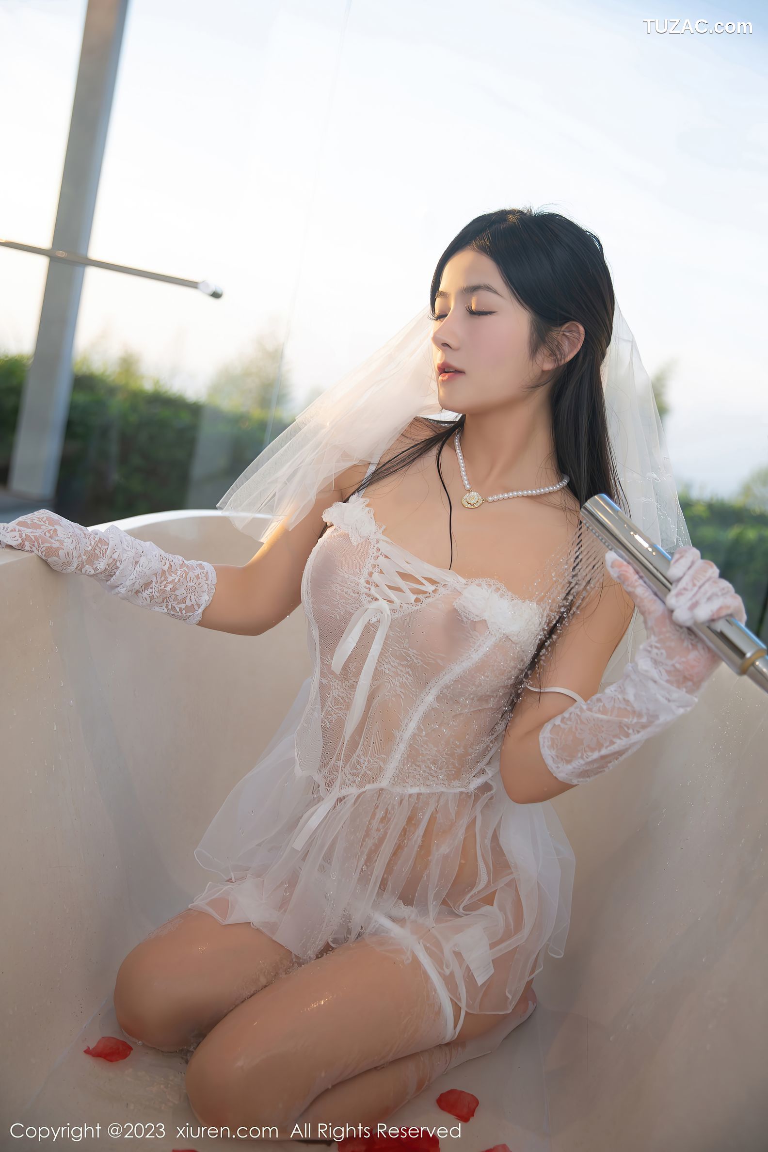 XiuRen秀人网-6994-谭小灵-白色轻透情趣婚纱白丝袜-2023.06.29