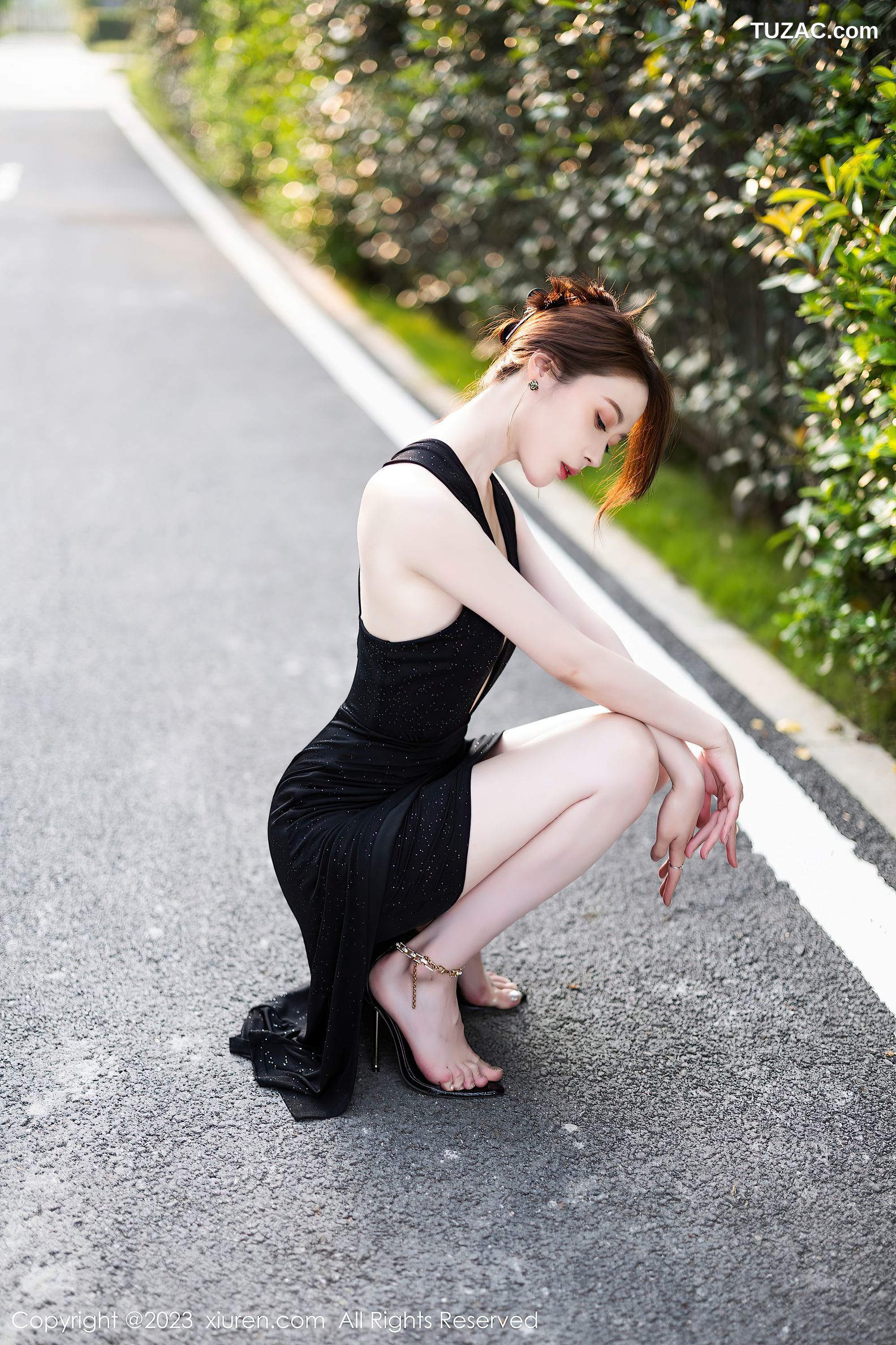 XiuRen秀人网-7031-梦心玥-黑色连衣长裙白色比基尼-2023.07.05