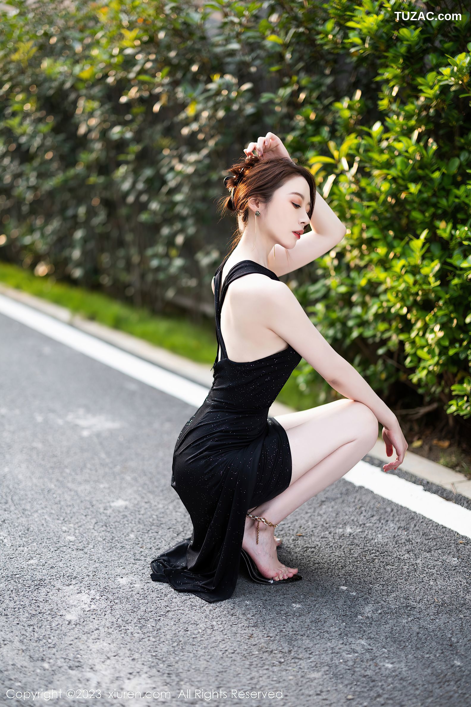 XiuRen秀人网-7031-梦心玥-黑色连衣长裙白色比基尼-2023.07.05