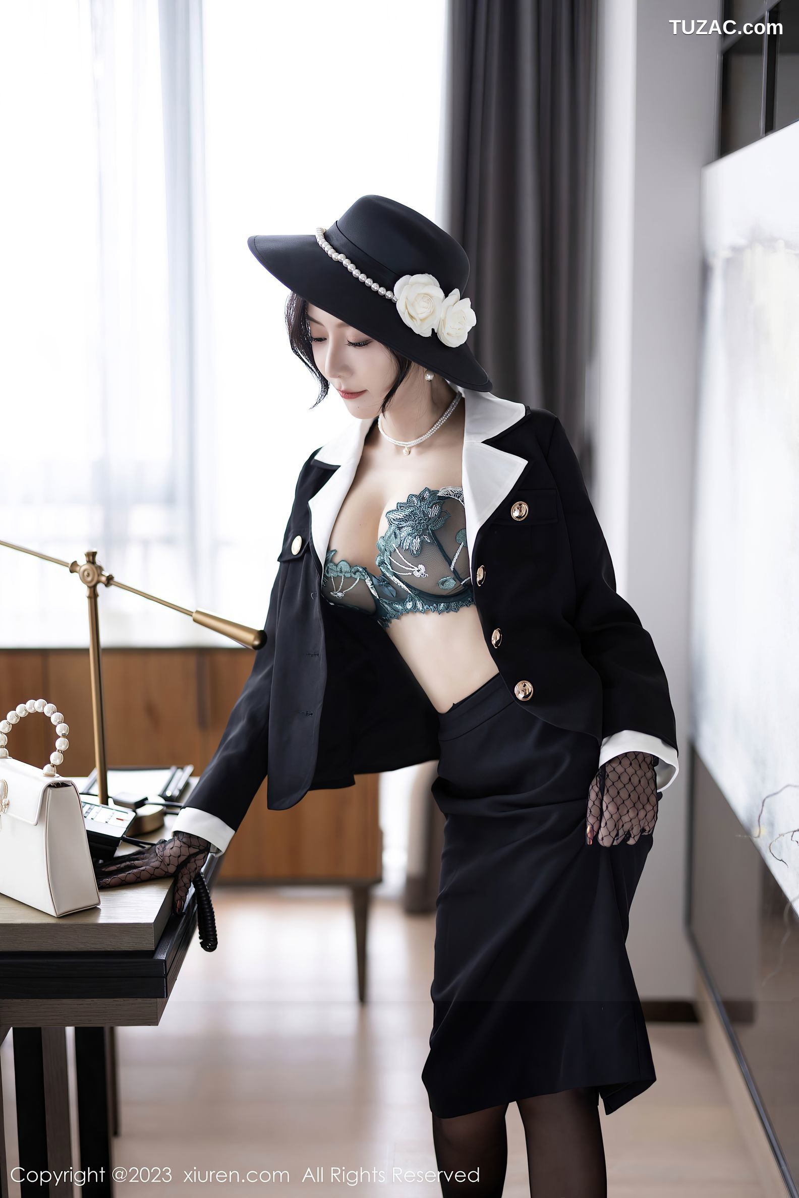 XiuRen秀人网-7048-王馨瑶yanni-气质高跟黑丝-2023.07.07