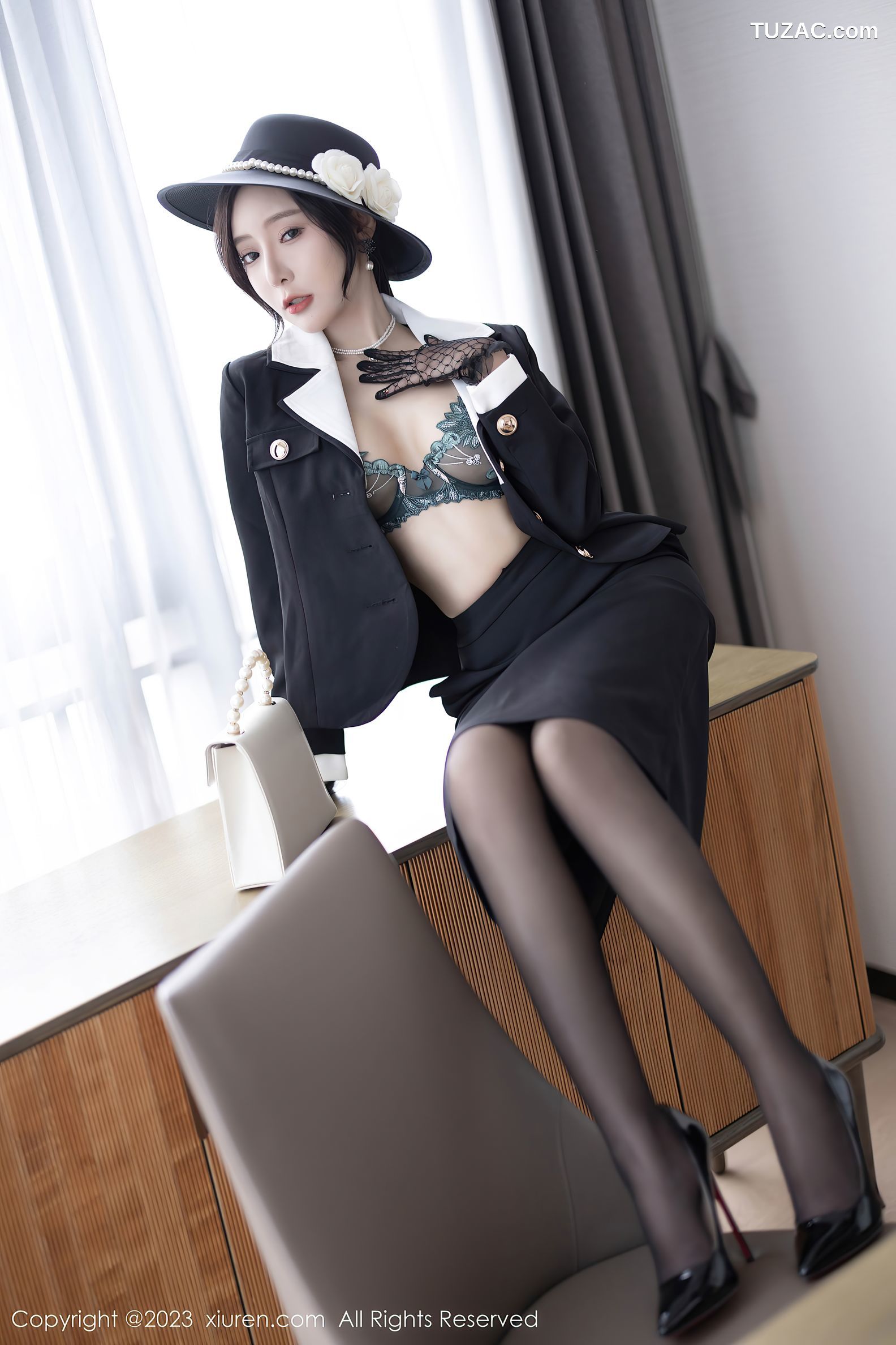 XiuRen秀人网-7048-王馨瑶yanni-气质高跟黑丝-2023.07.07