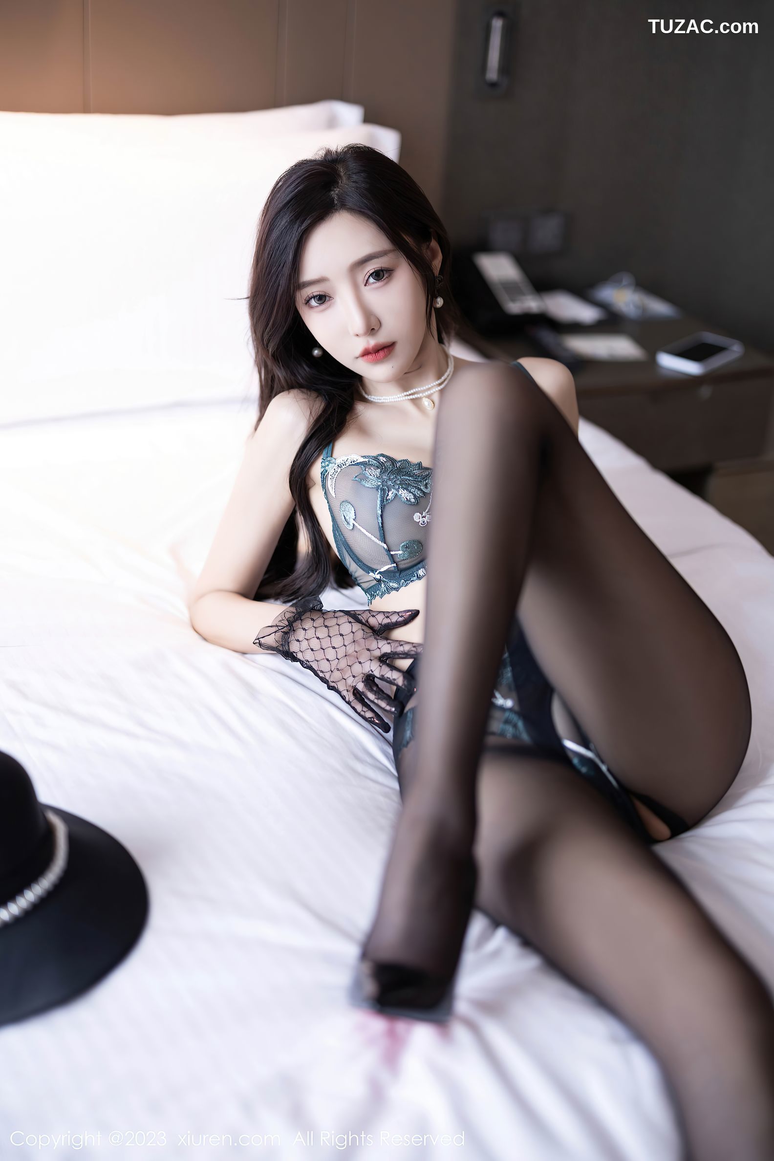 XiuRen秀人网-7048-王馨瑶yanni-气质高跟黑丝-2023.07.07