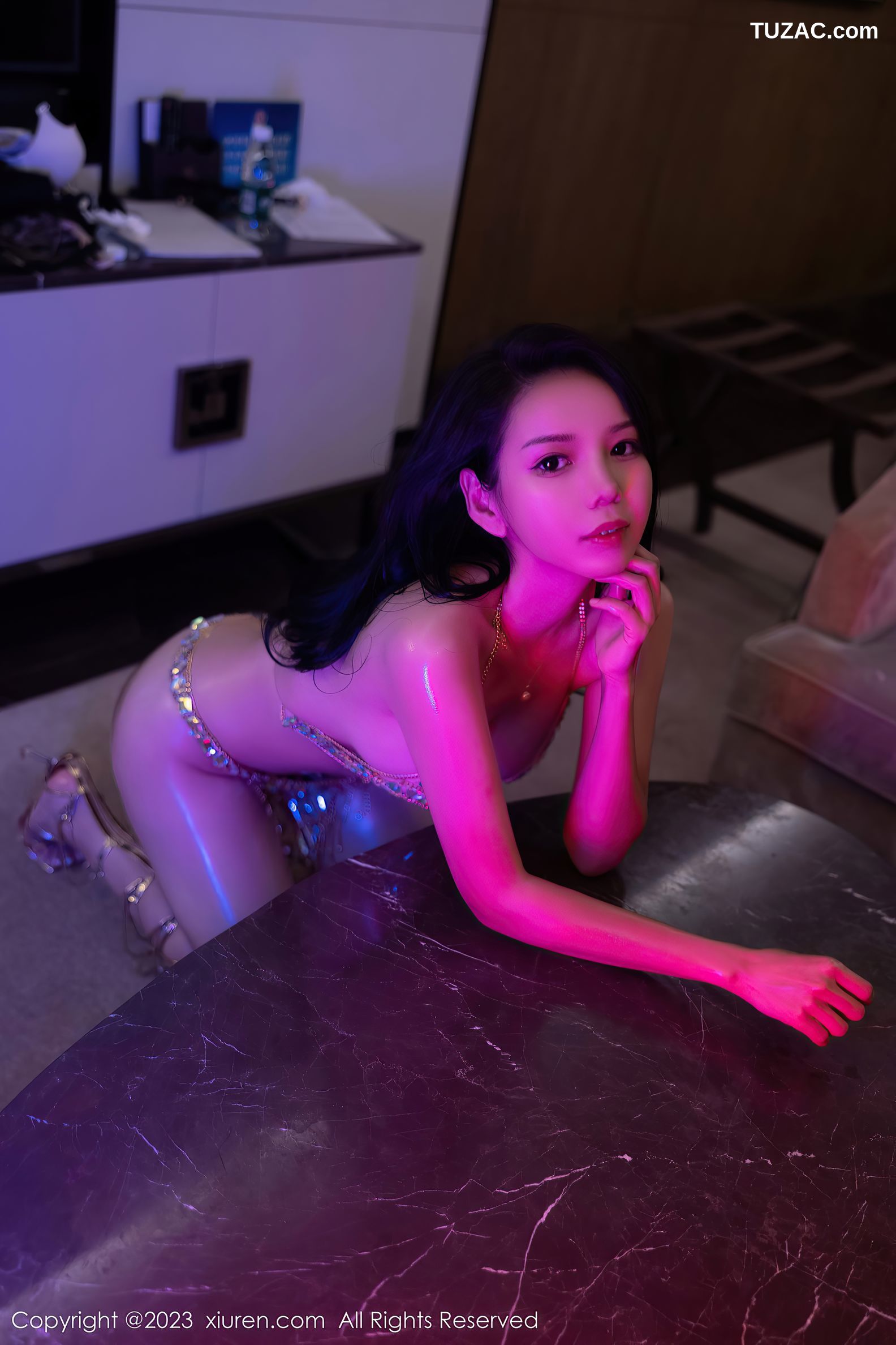 XiuRen秀人网-7058-大美妞儿-亮片链子比基尼-2023.07.11