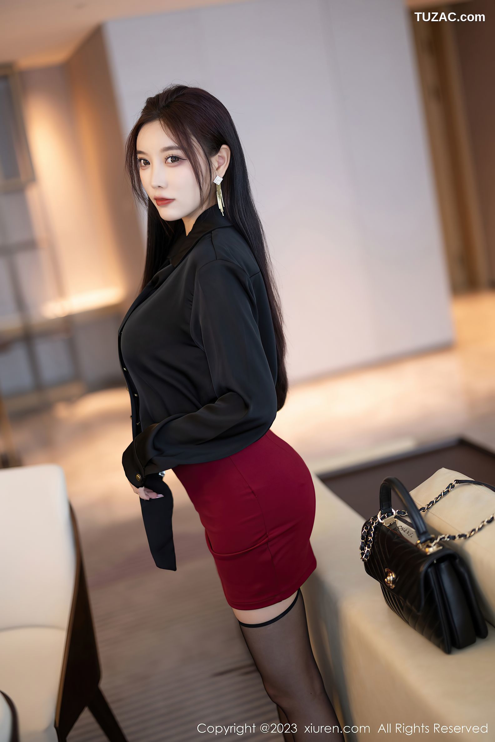 XiuRen秀人网-7062-杨晨晨Yome-黑衣红裙职业装蕾丝内衣黑丝-2023.07.11