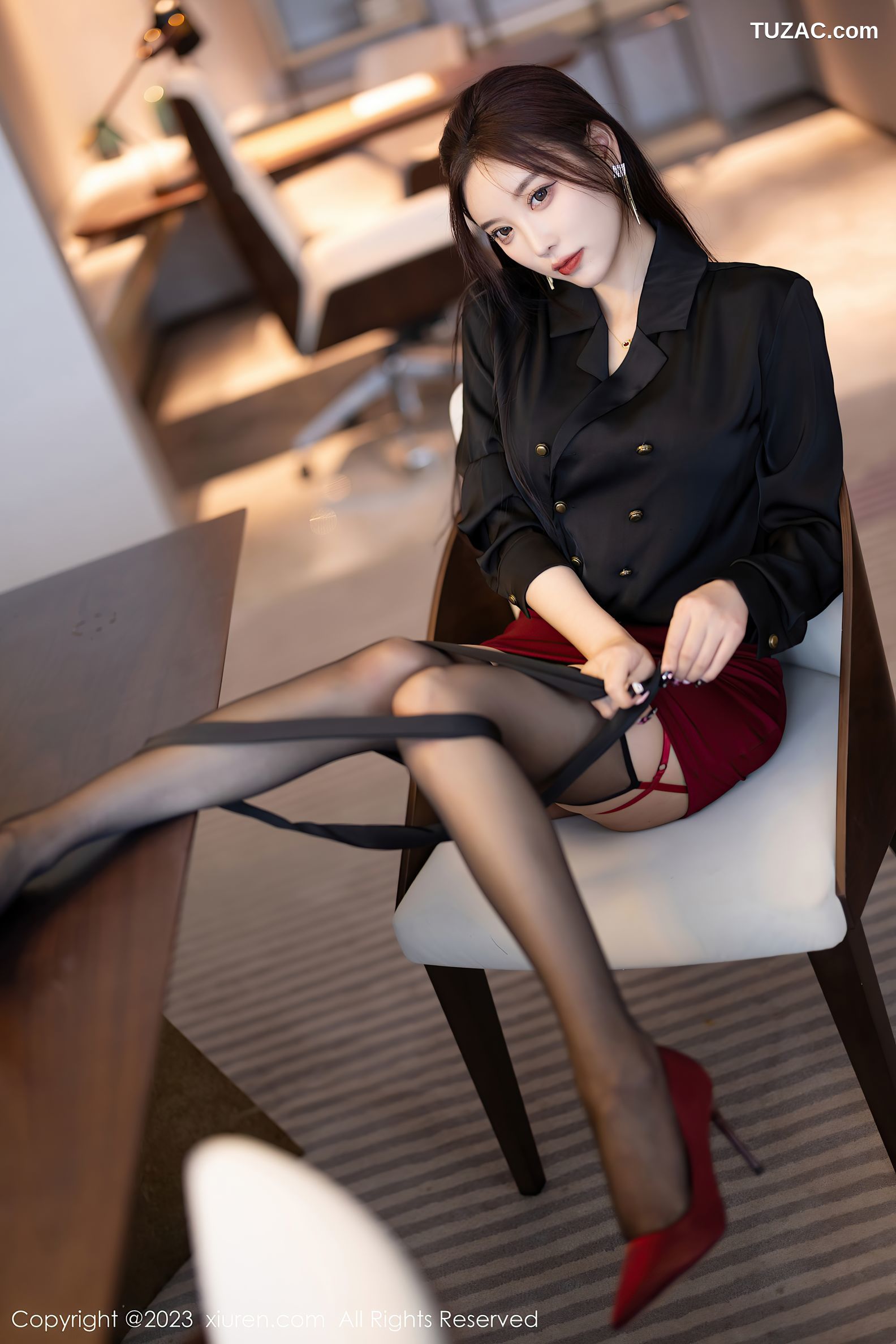XiuRen秀人网-7062-杨晨晨Yome-黑衣红裙职业装蕾丝内衣黑丝-2023.07.11