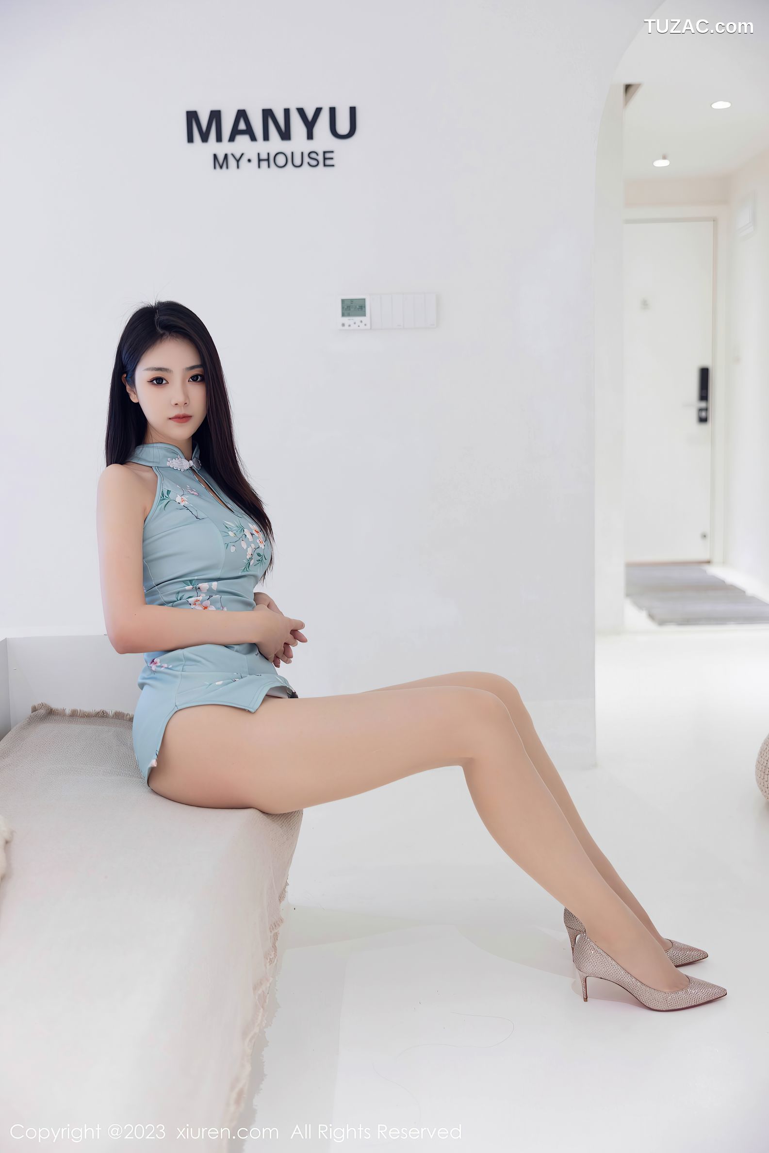 XiuRen秀人网-7067-可樂Vicky-短款旗袍肉丝-2023.07.12