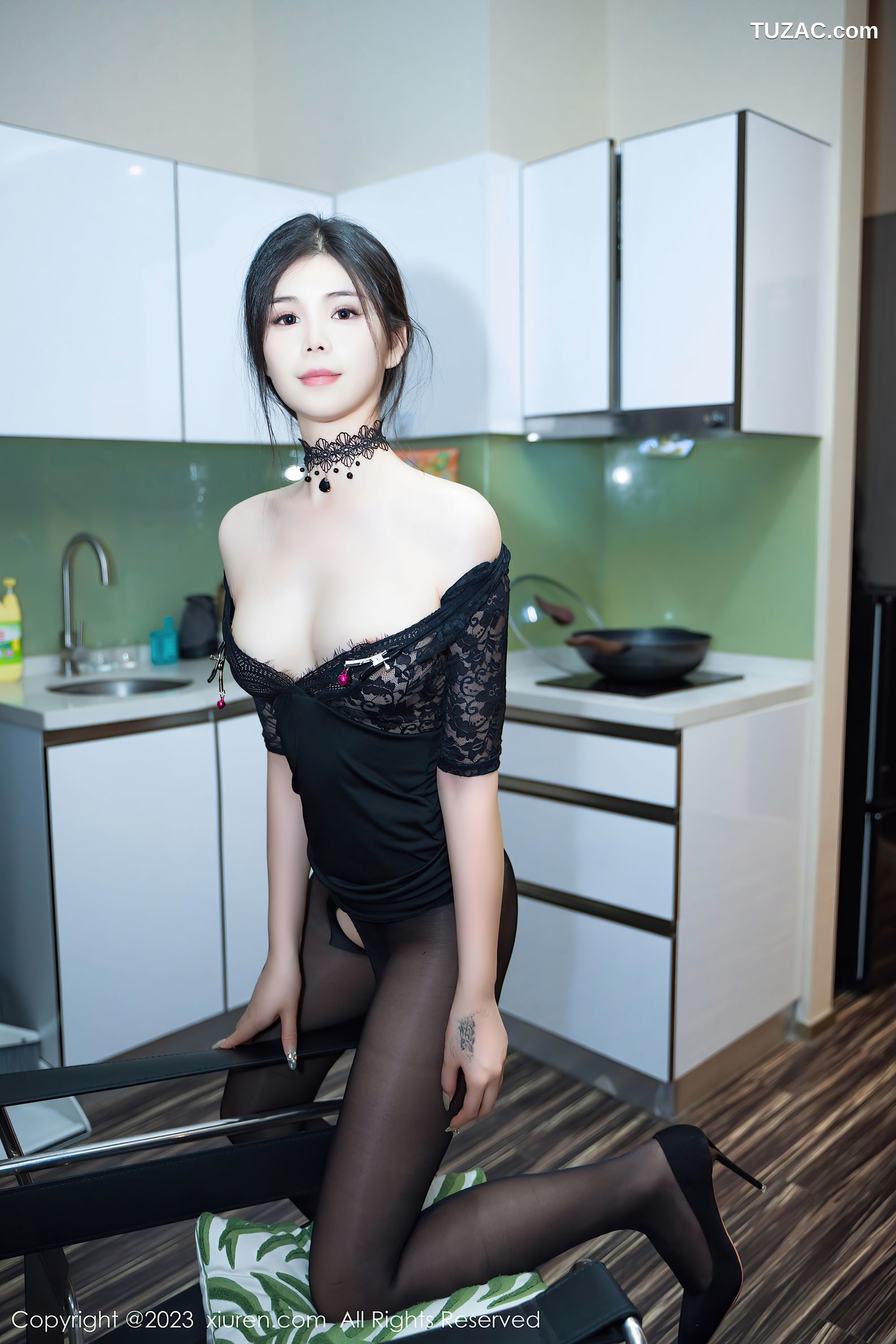 XiuRen秀人网-7098-雪糕CiCi-蕾丝短裙黑丝-2023.07.19