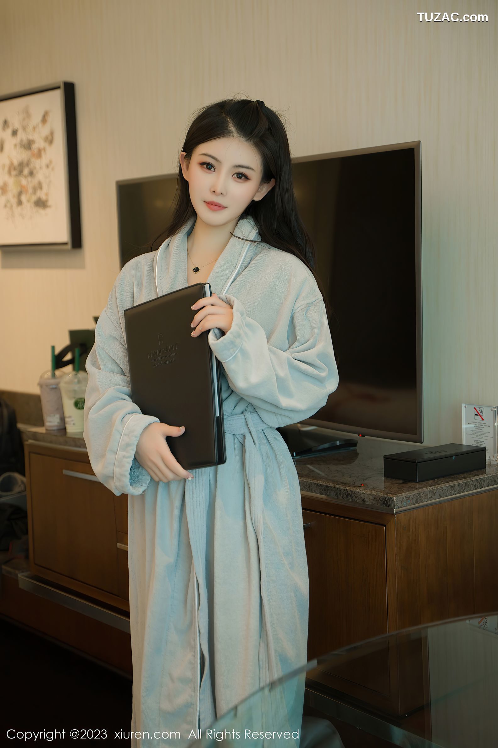 XiuRen秀人网-7107-柒喜小baby-淡青浴袍黑色蕾丝情趣内衣黑丝-2023.07.20