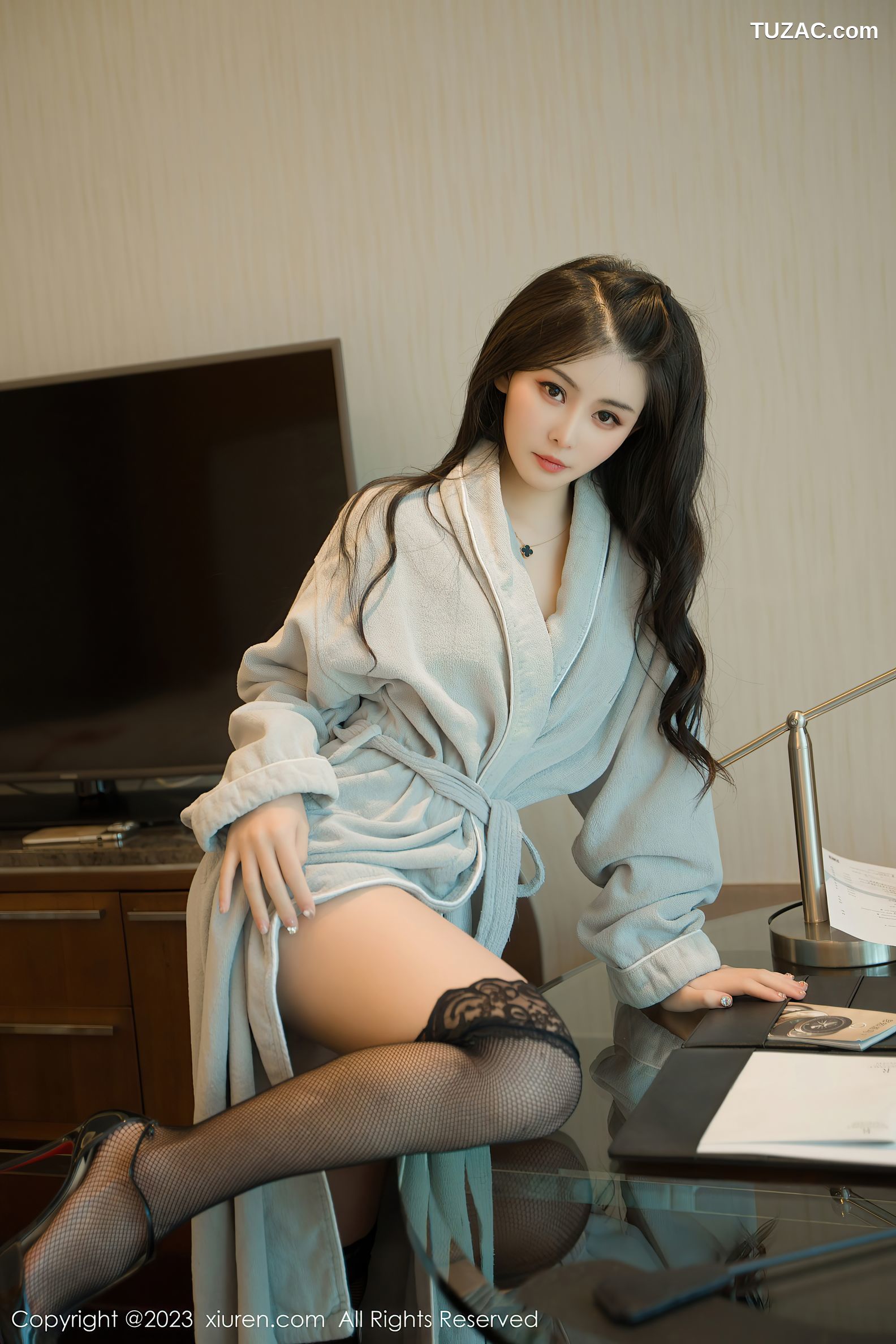 XiuRen秀人网-7107-柒喜小baby-淡青浴袍黑色蕾丝情趣内衣黑丝-2023.07.20