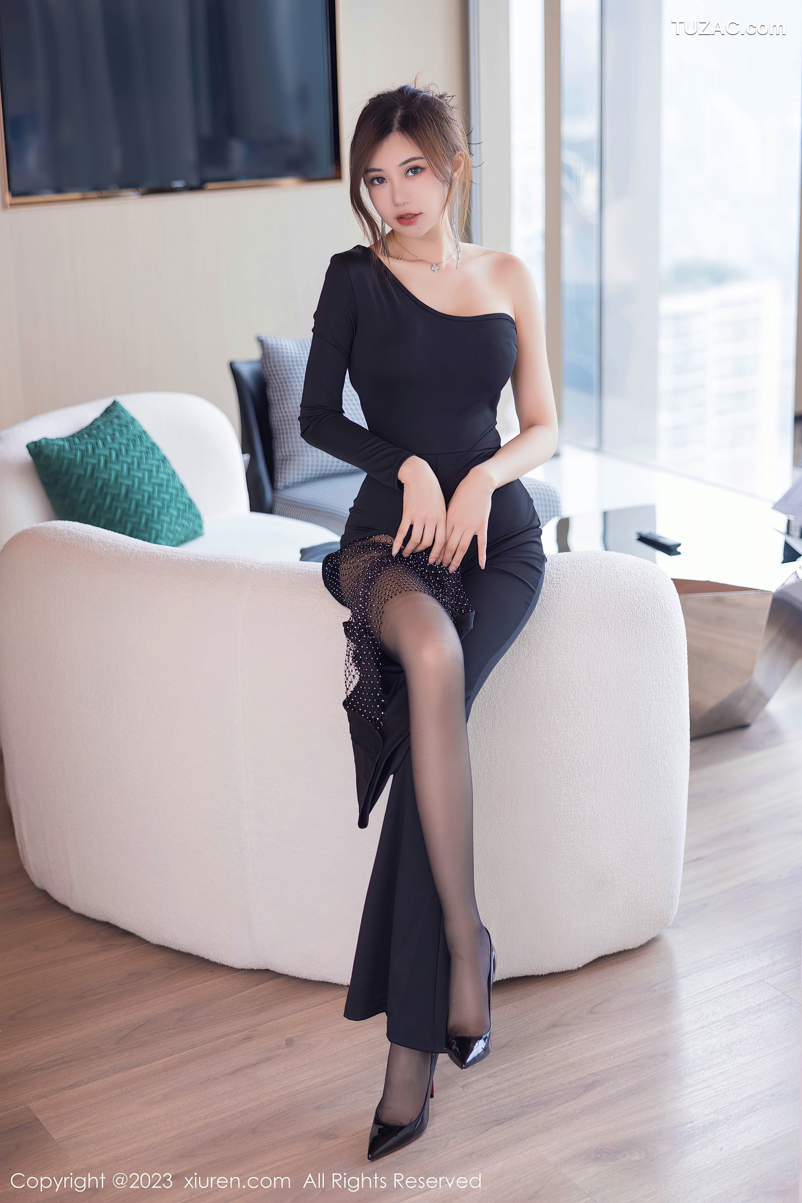 XiuRen秀人网-7117-绮里嘉ula-黑色长裙黑蕾丝内衣黑丝-2023.07.21