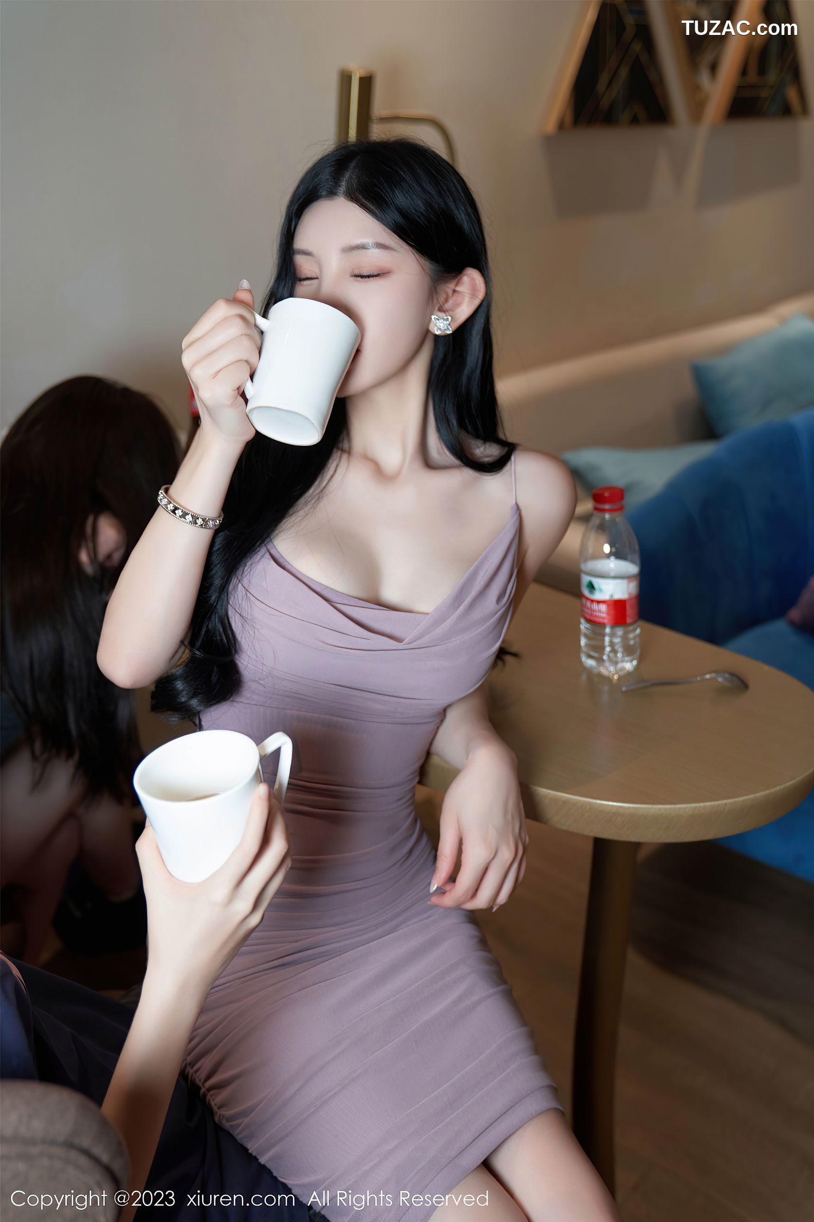 XiuRen秀人网-7122-周于希Sally-厦门旅拍-《邻居间的暧昧关系》-2023.07.21