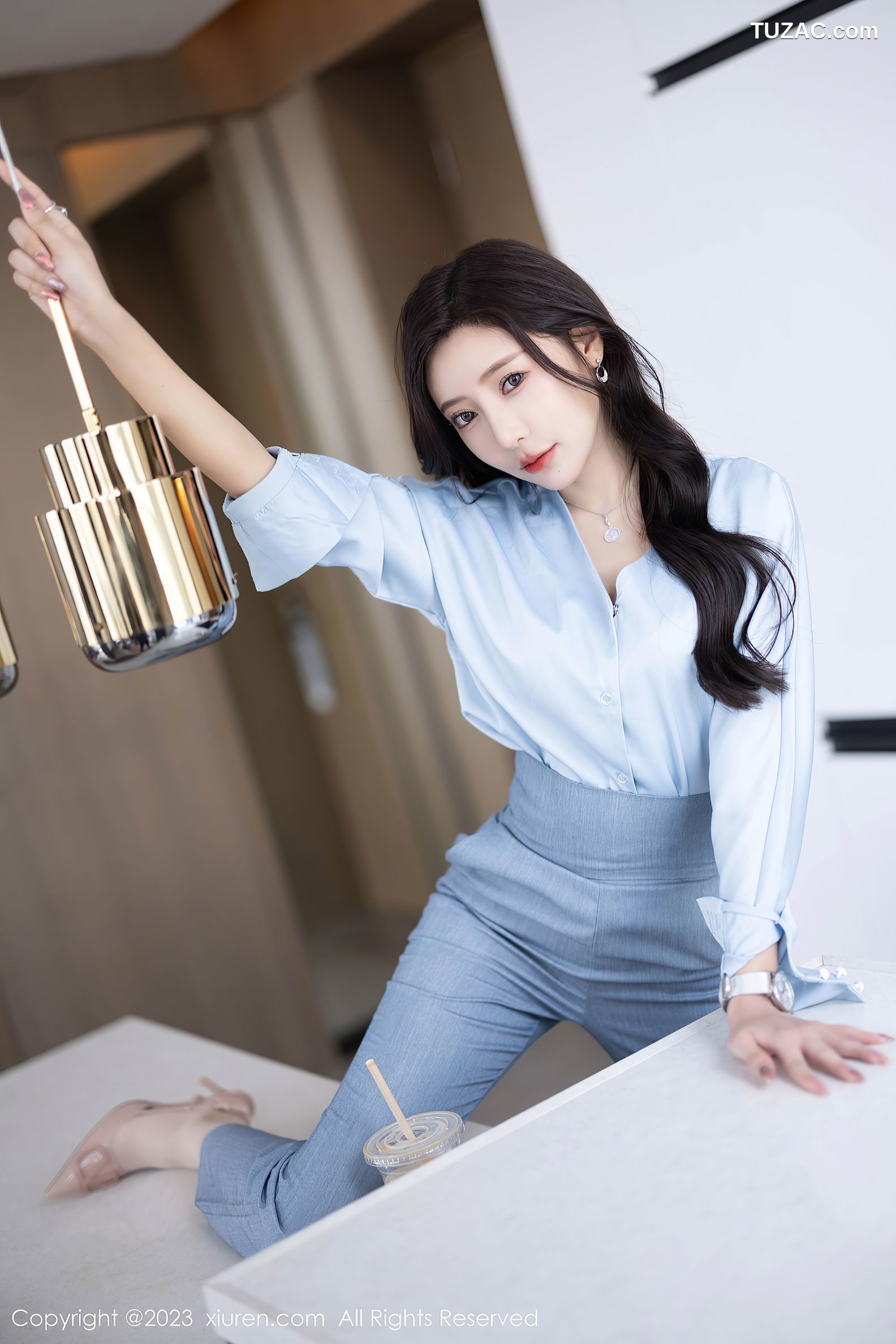 XiuRen秀人网-7123-王馨瑶yanni-浅蓝衬衫灰蓝长裤白蕾丝内衣-2023.07.21